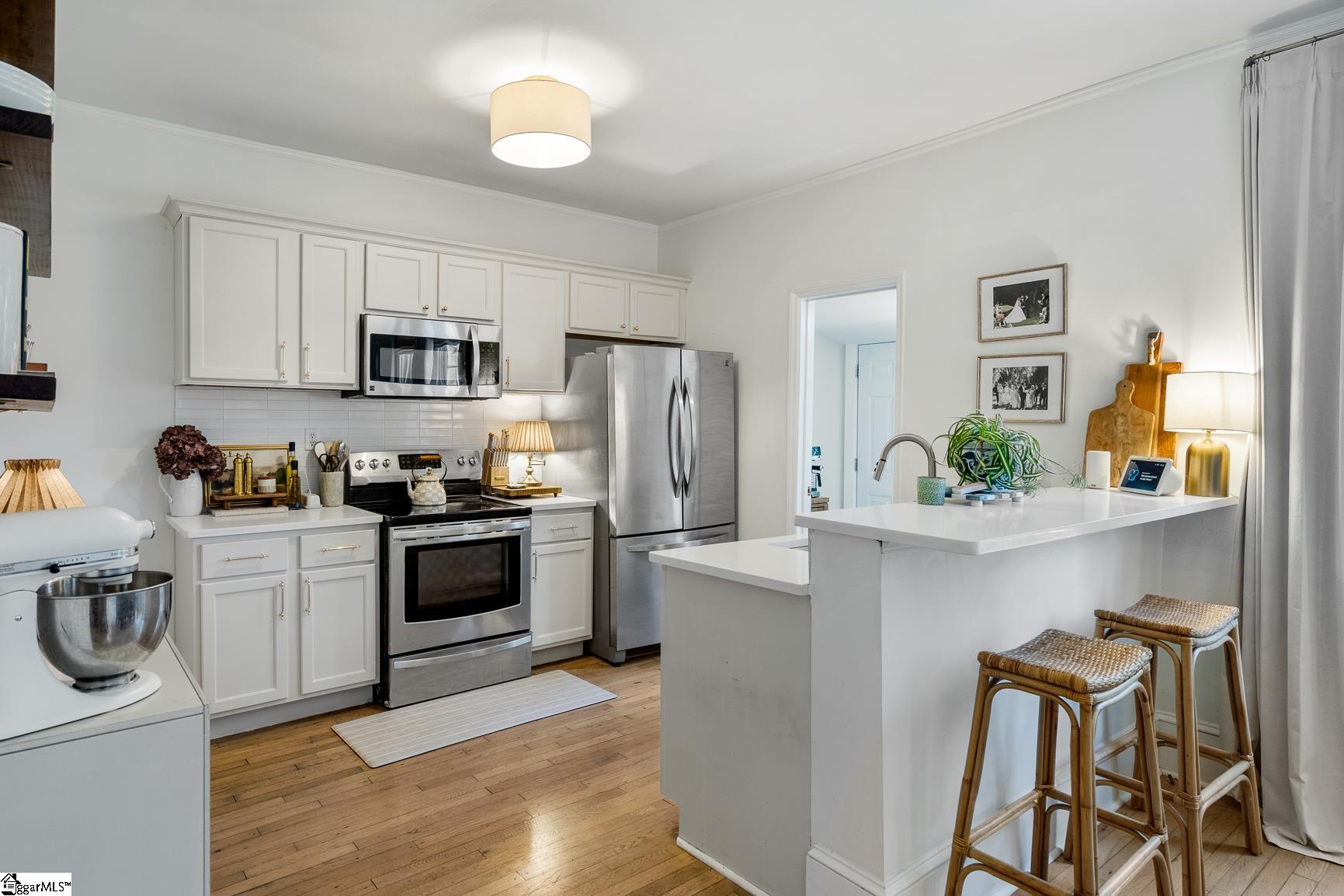 6 Rogers Avenue Greenville, SC 29617