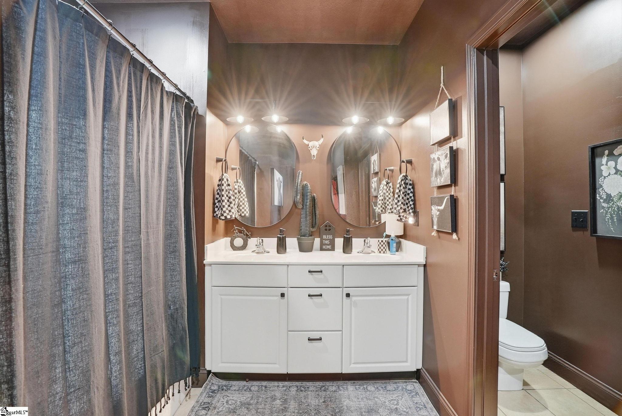 142 W Waters Edge Lane West Union, SC 29696