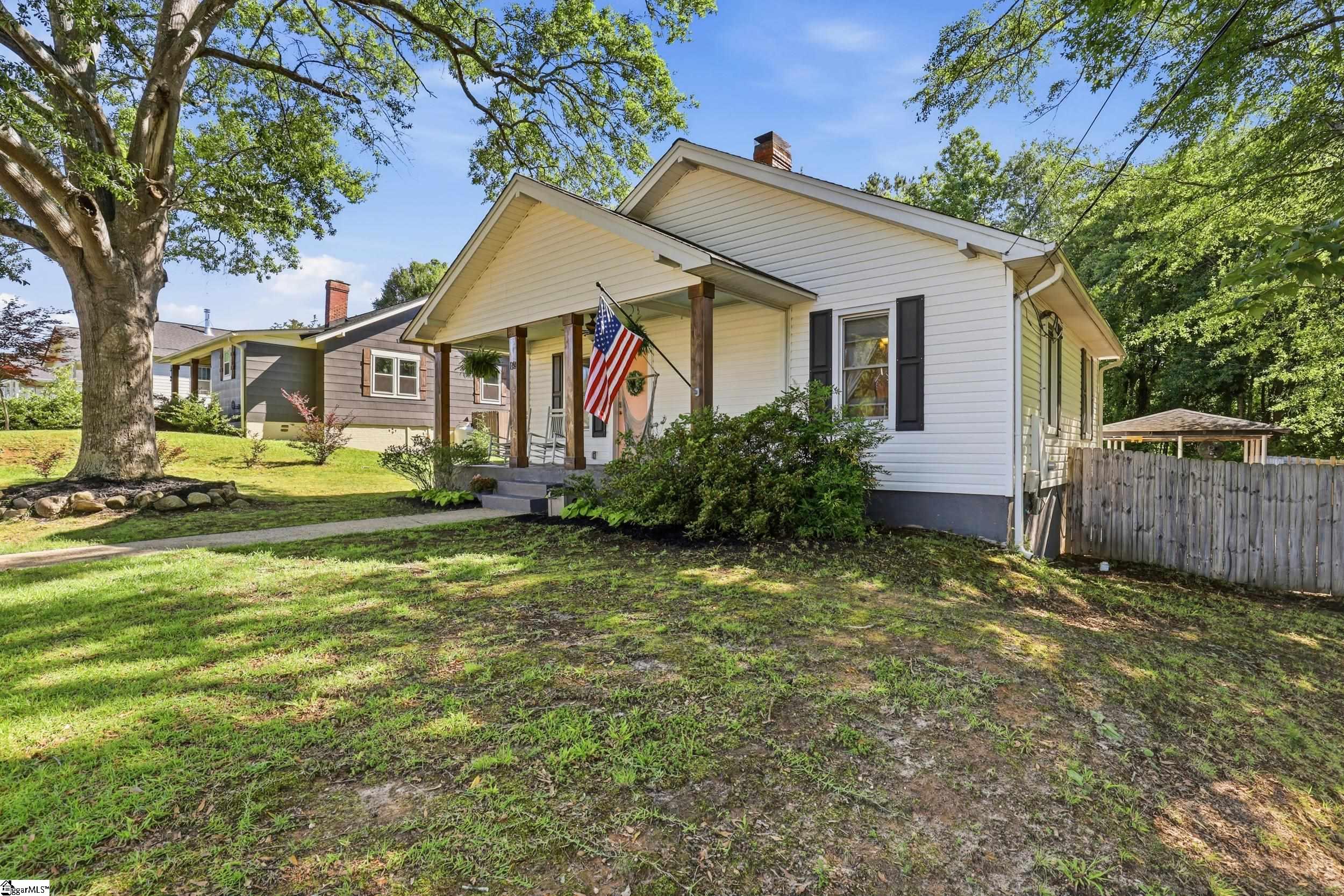 14 School Street Travelers Rest, SC 29690