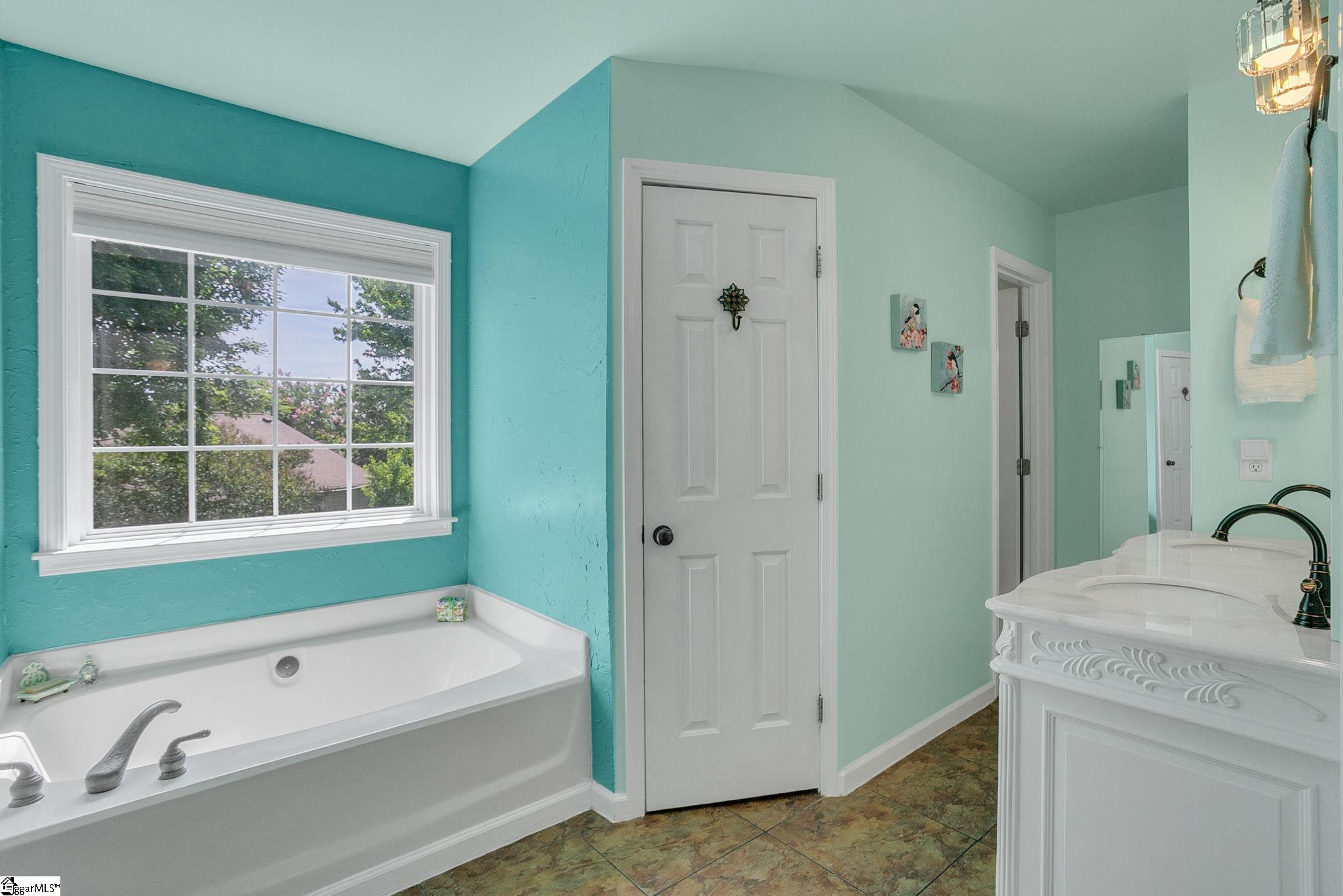 6 Kingfisher Drive Simpsonville, SC 29680