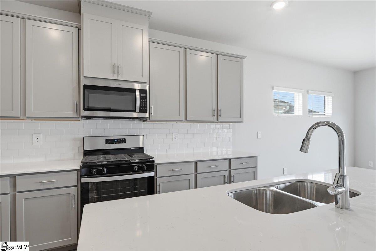 114 Gibbon Way Gray Court, SC 29645