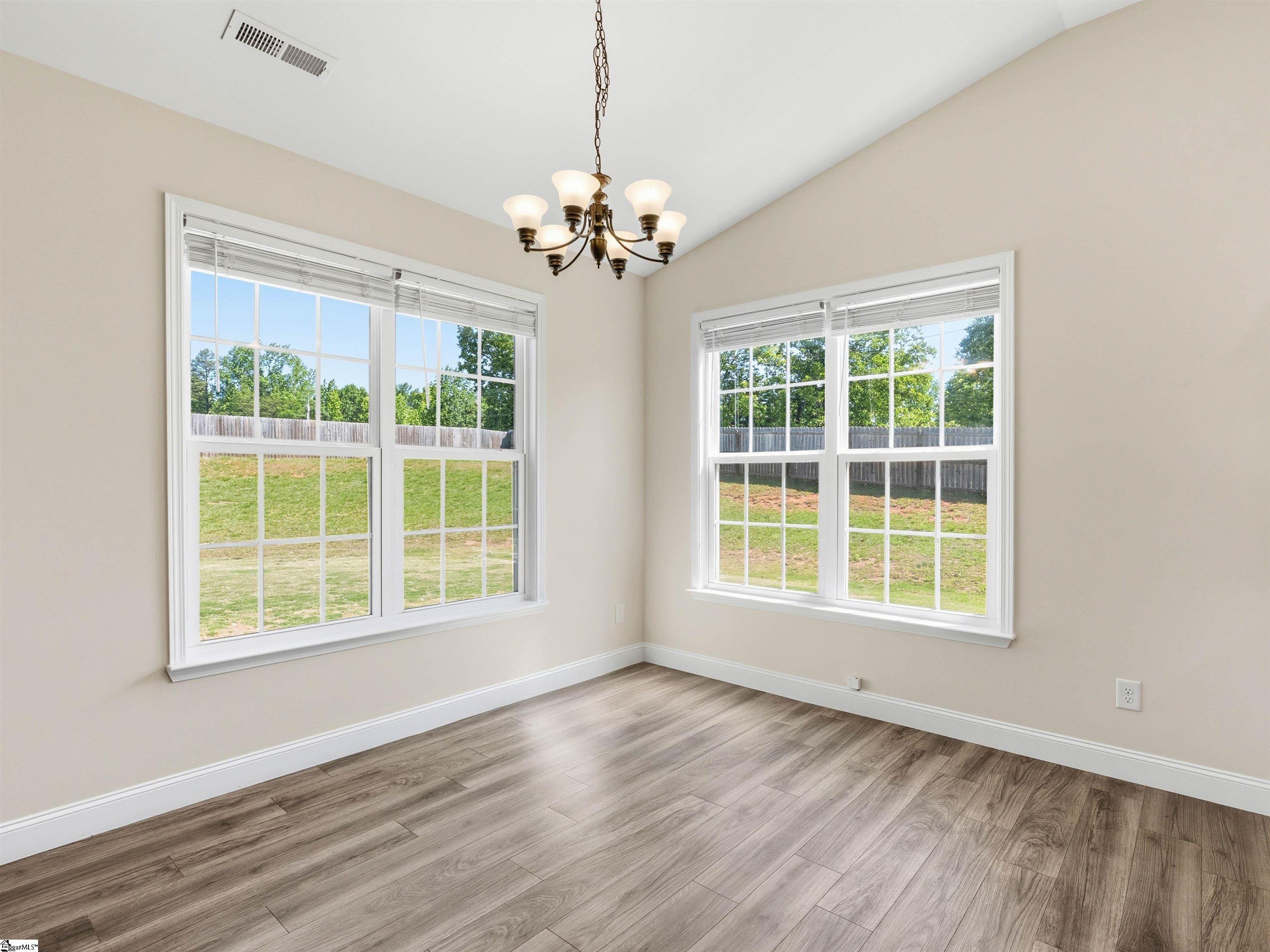 382 W Darby Road Greenville, SC 29609