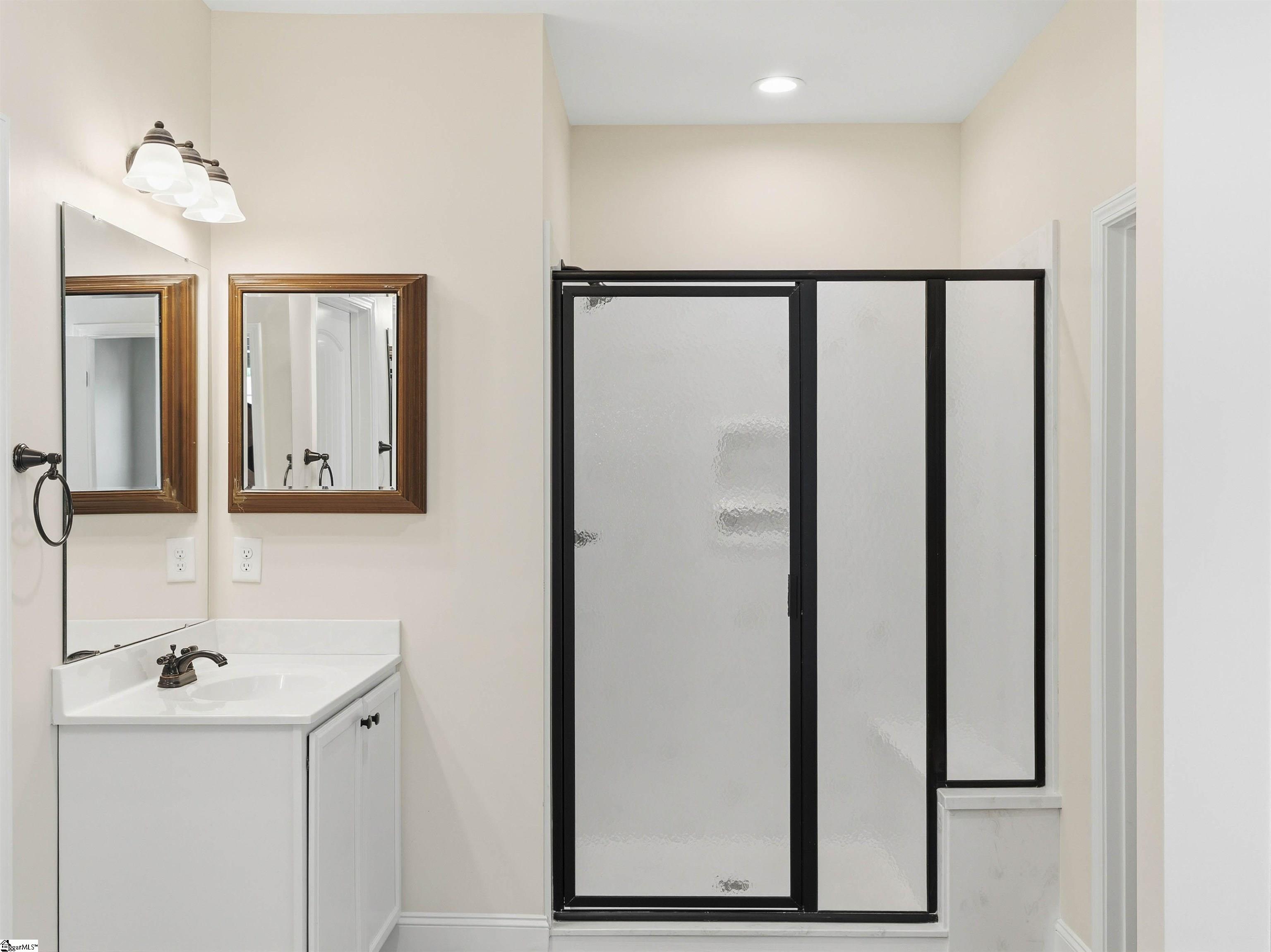 382 W Darby Road Greenville, SC 29609