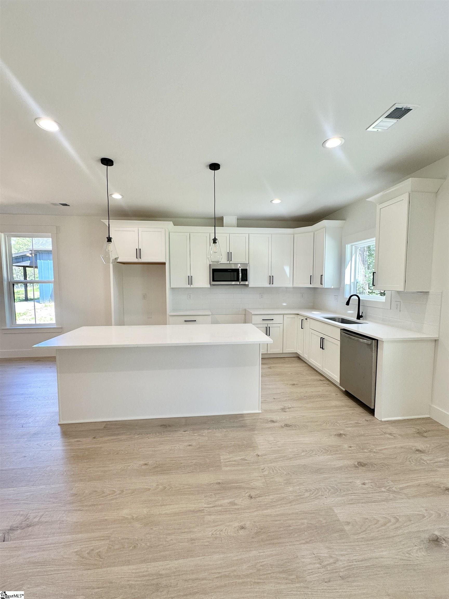 960 Goodjoin Road Campobello, SC 29322