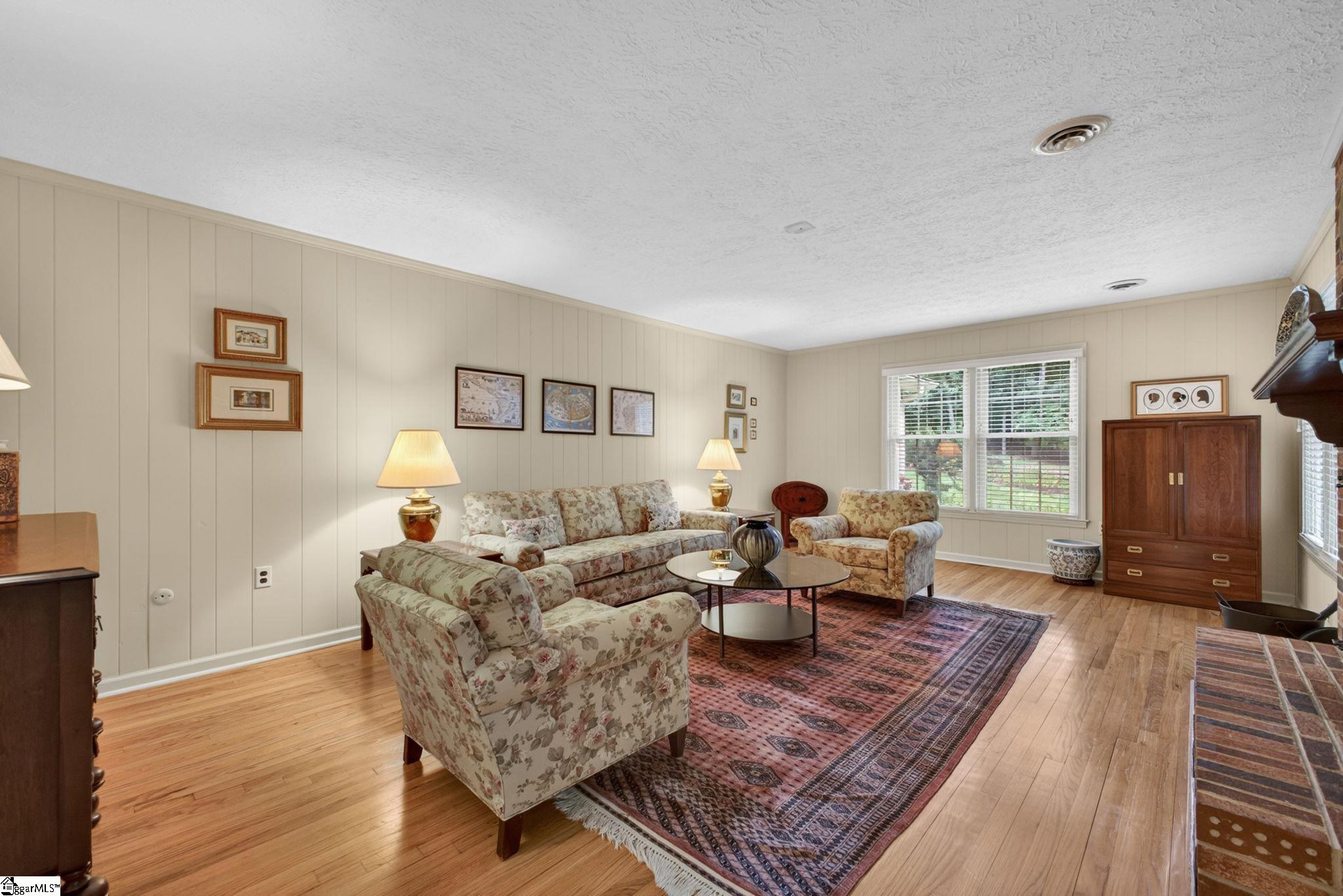 308 Holly Park Lane Simpsonville, SC 29681