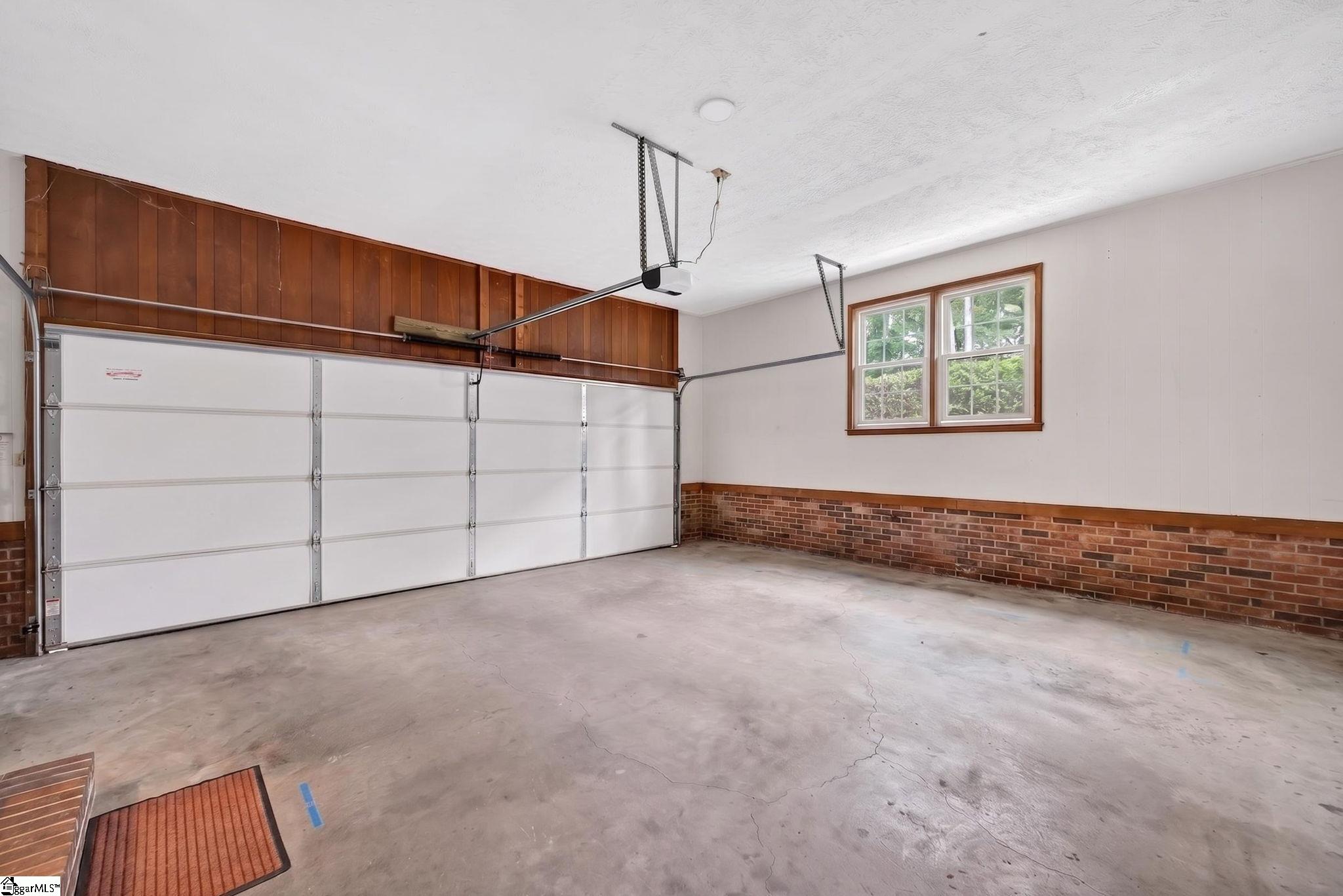 308 Holly Park Lane Simpsonville, SC 29681