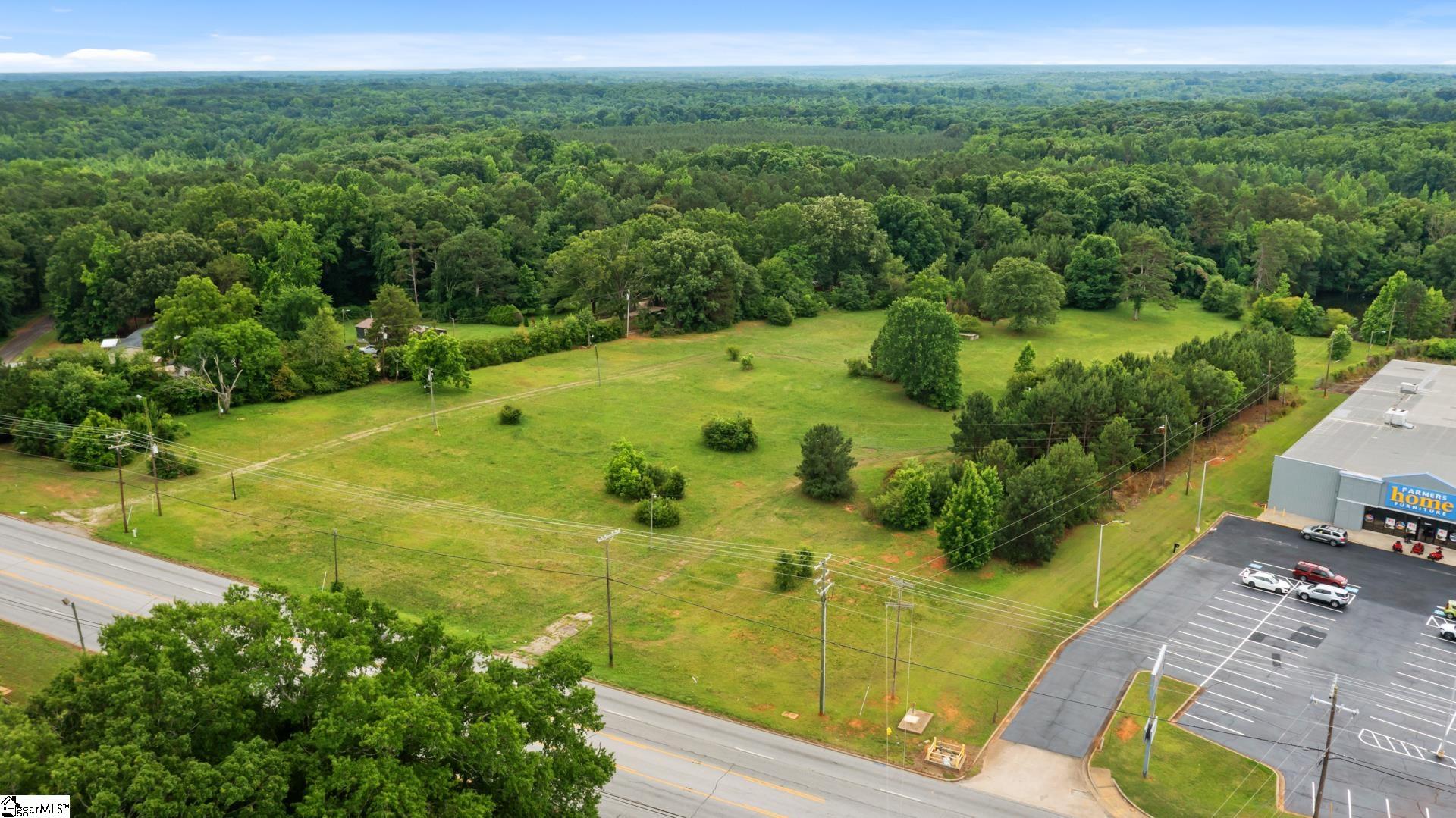 00 E Main Street Laurens, SC 29360