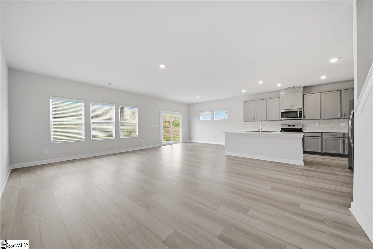 115 Gibbon Way Gray Court, SC 29645