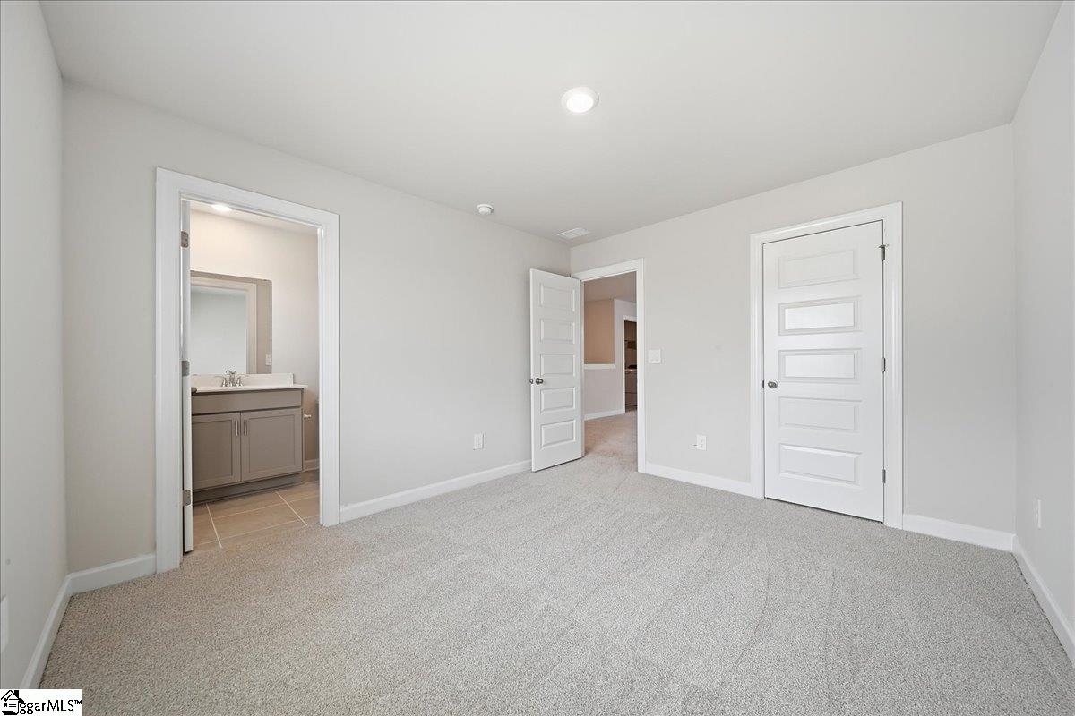 115 Gibbon Way Gray Court, SC 29645