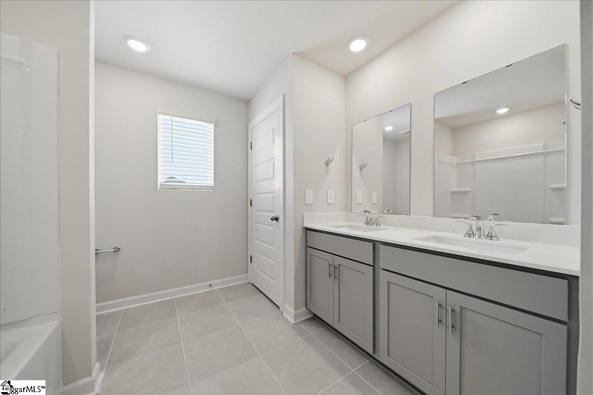 115 Gibbon Way Gray Court, SC 29645