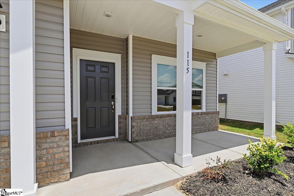115 Gibbon Way Gray Court, SC 29645