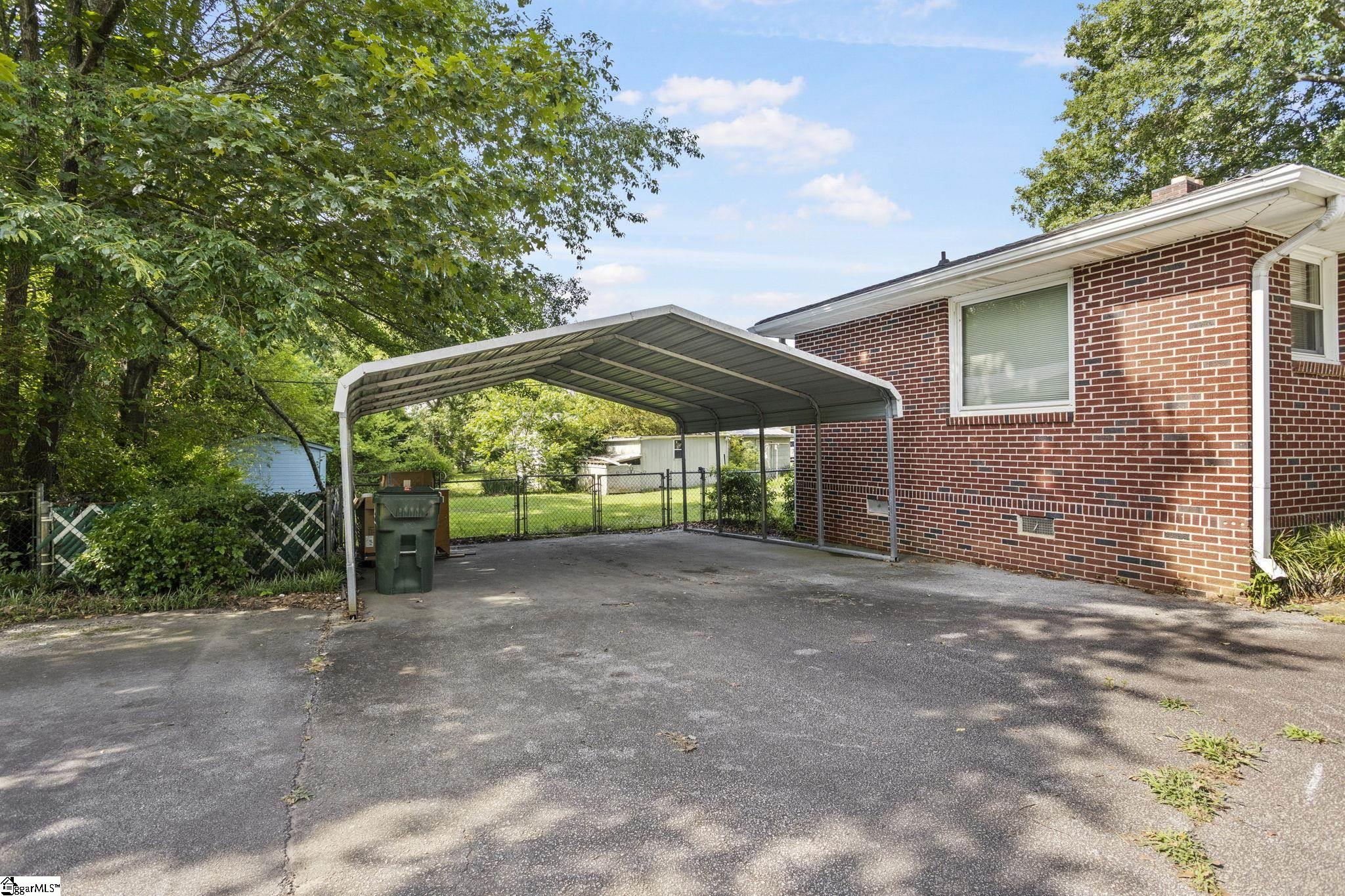 208 Shady Glen Drive Greer, SC 29651