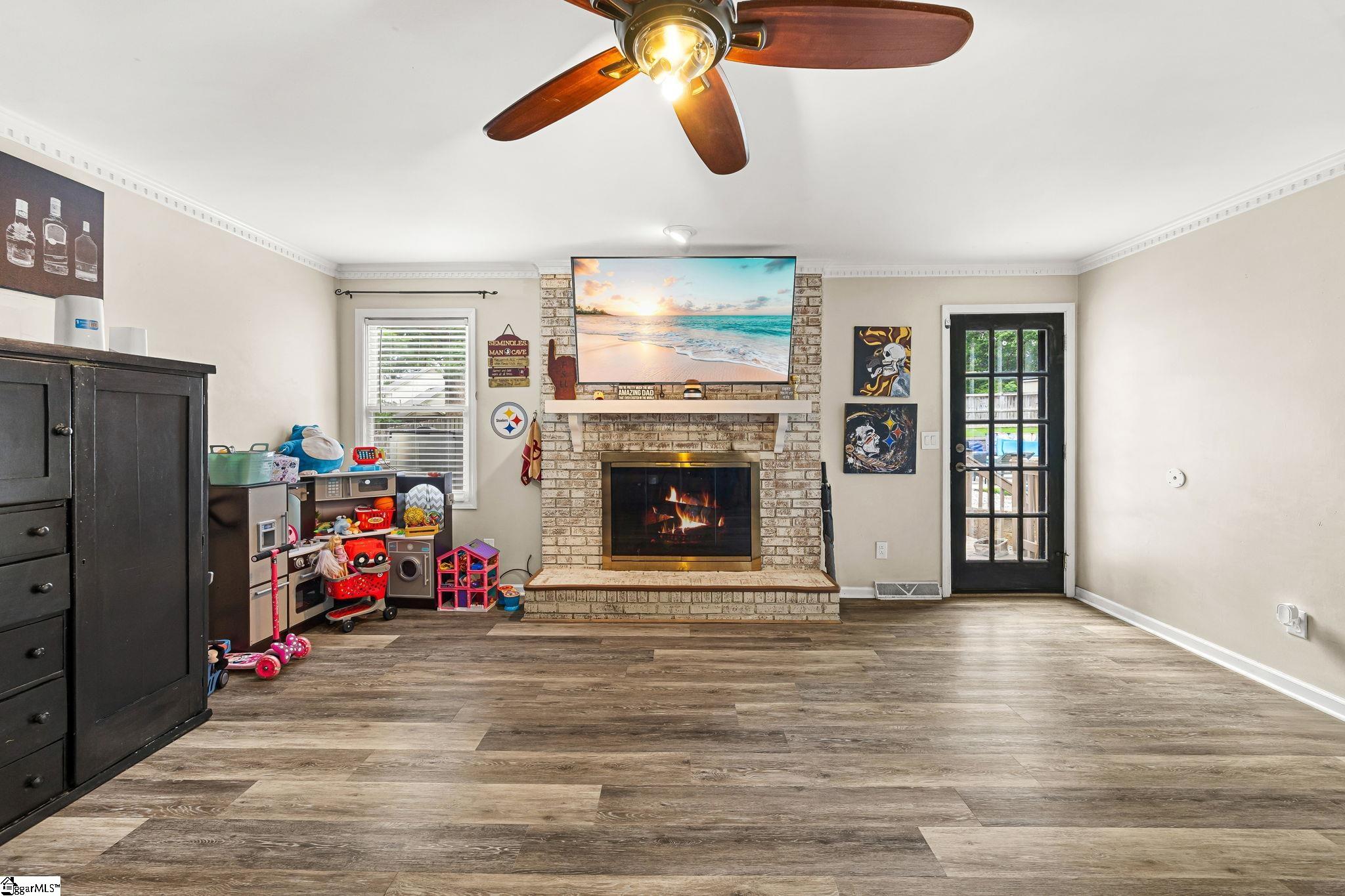 215 Bendingwood Circle Taylors, SC 29687