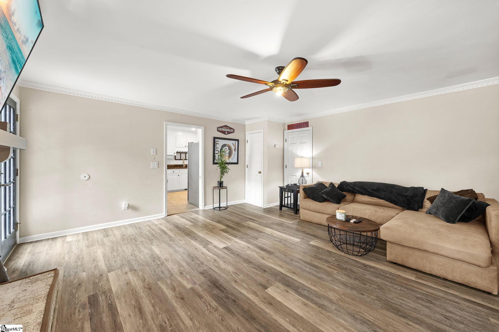 215 Bendingwood Circle Taylors, SC 29687