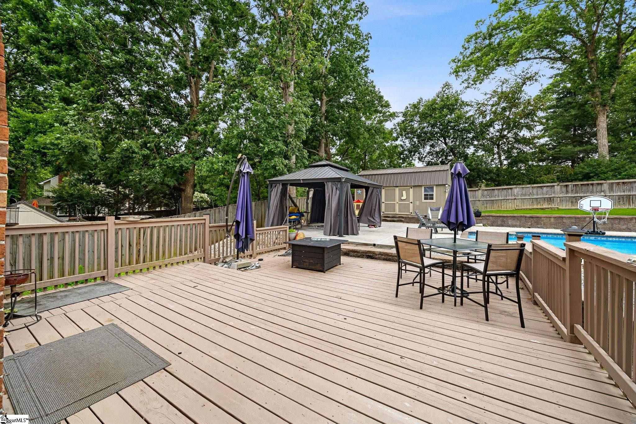 215 Bendingwood Circle Taylors, SC 29687