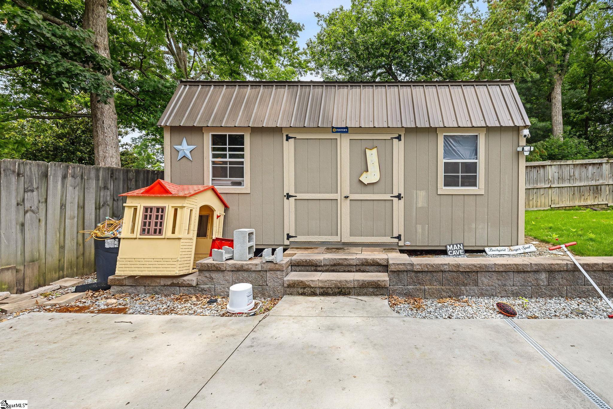 215 Bendingwood Circle Taylors, SC 29687