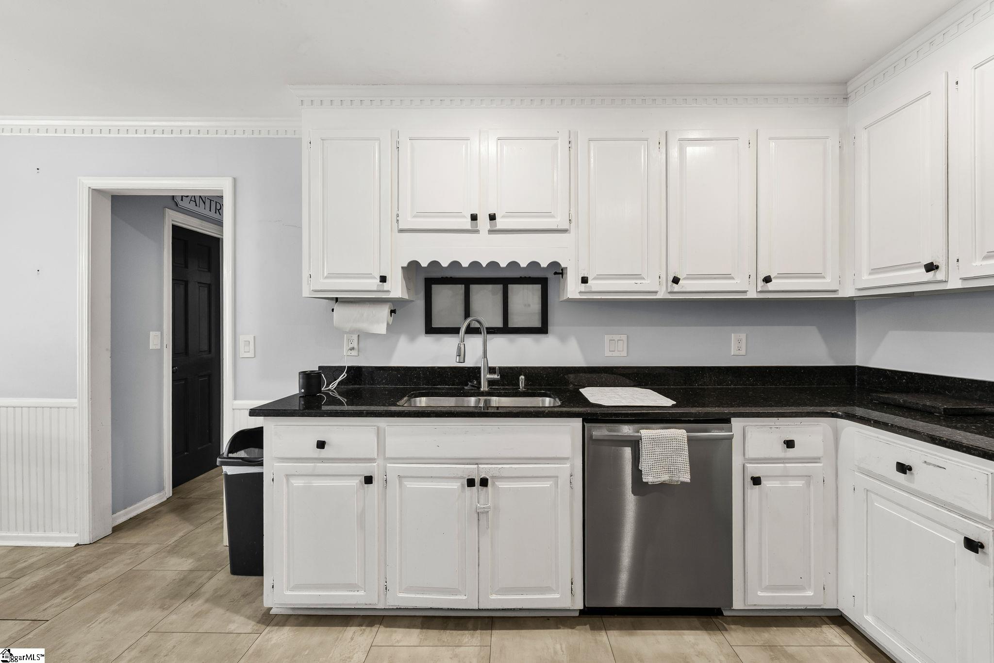 215 Bendingwood Circle Taylors, SC 29687