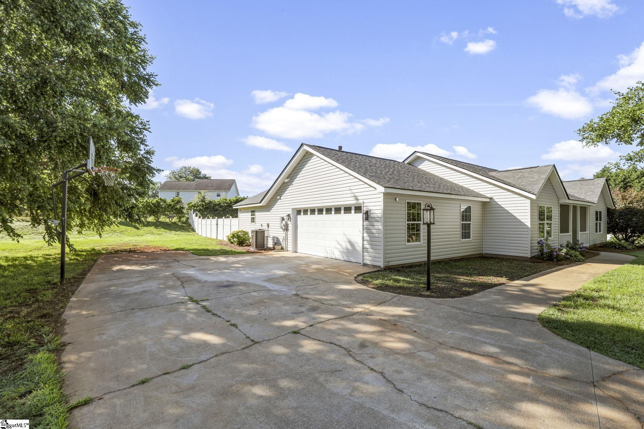 410 Benjamin Reid Court Duncan, SC 29334