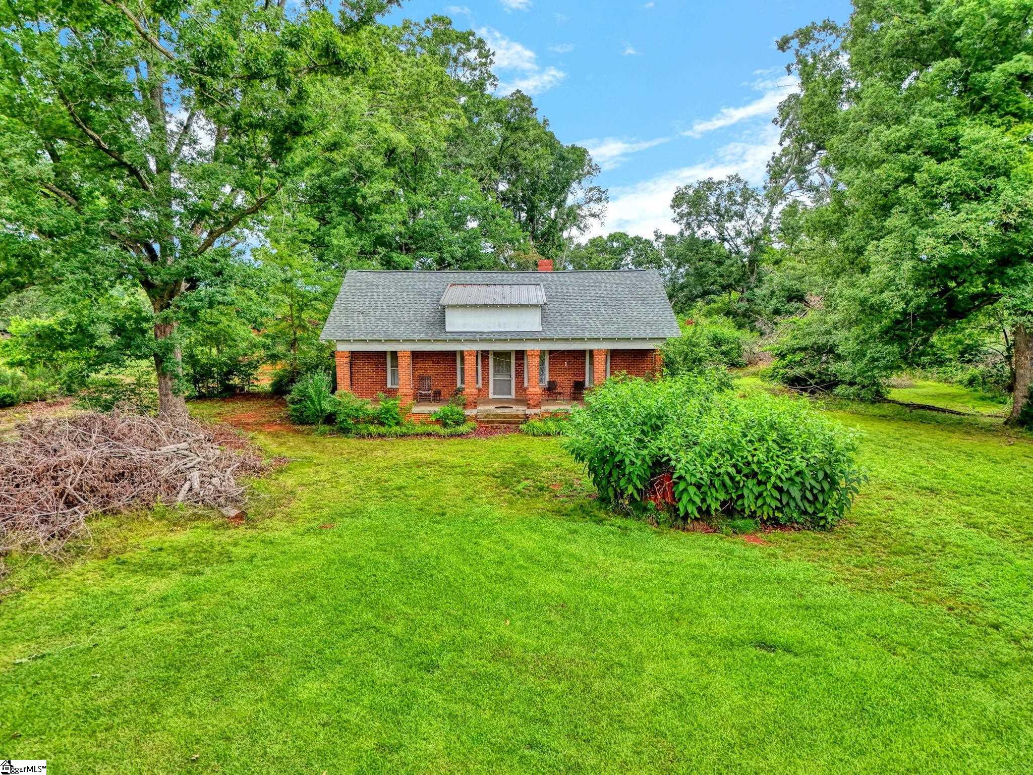 1189 Highway Laurens, SC 29360