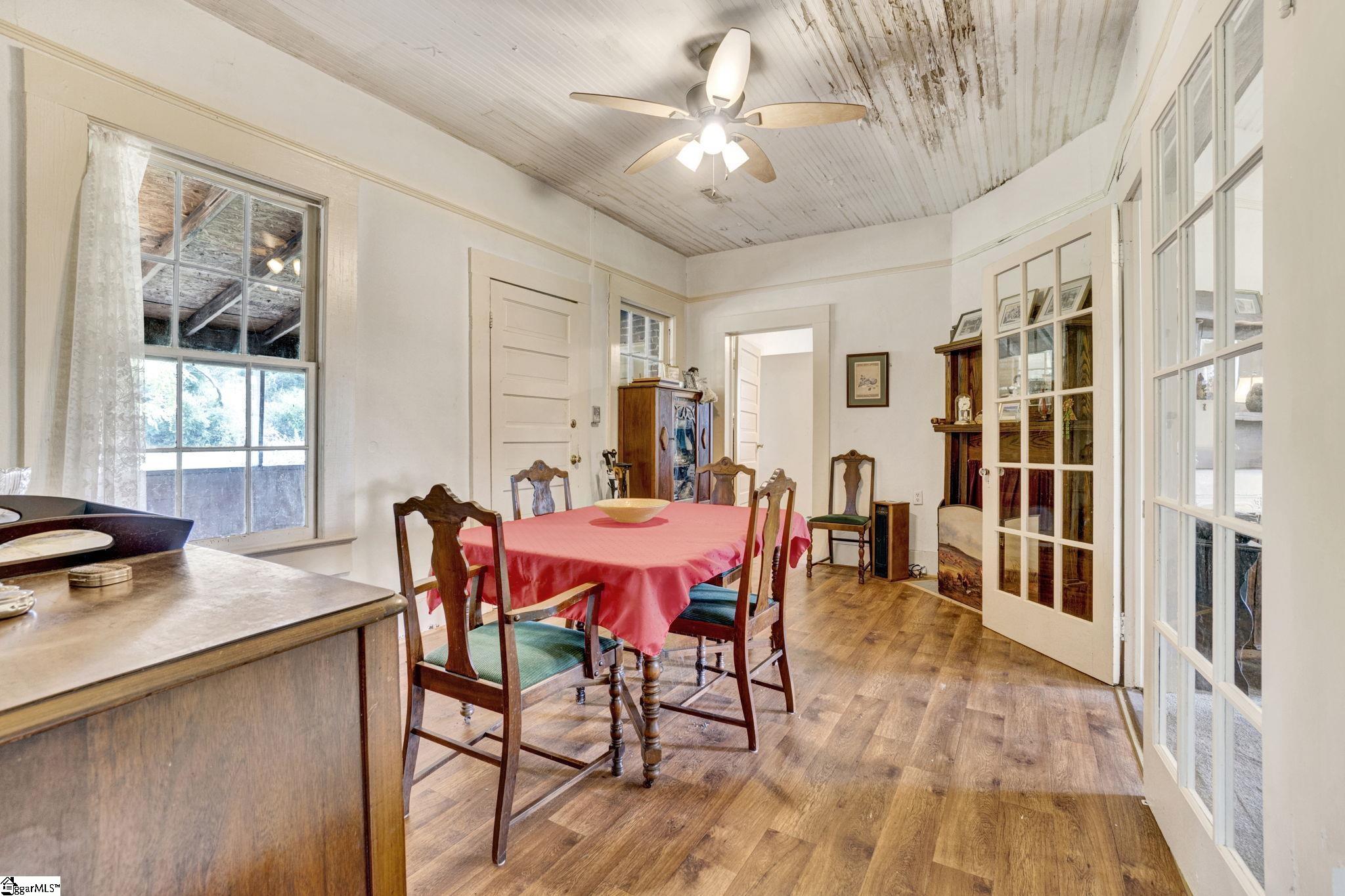 1189 Highway Laurens, SC 29360