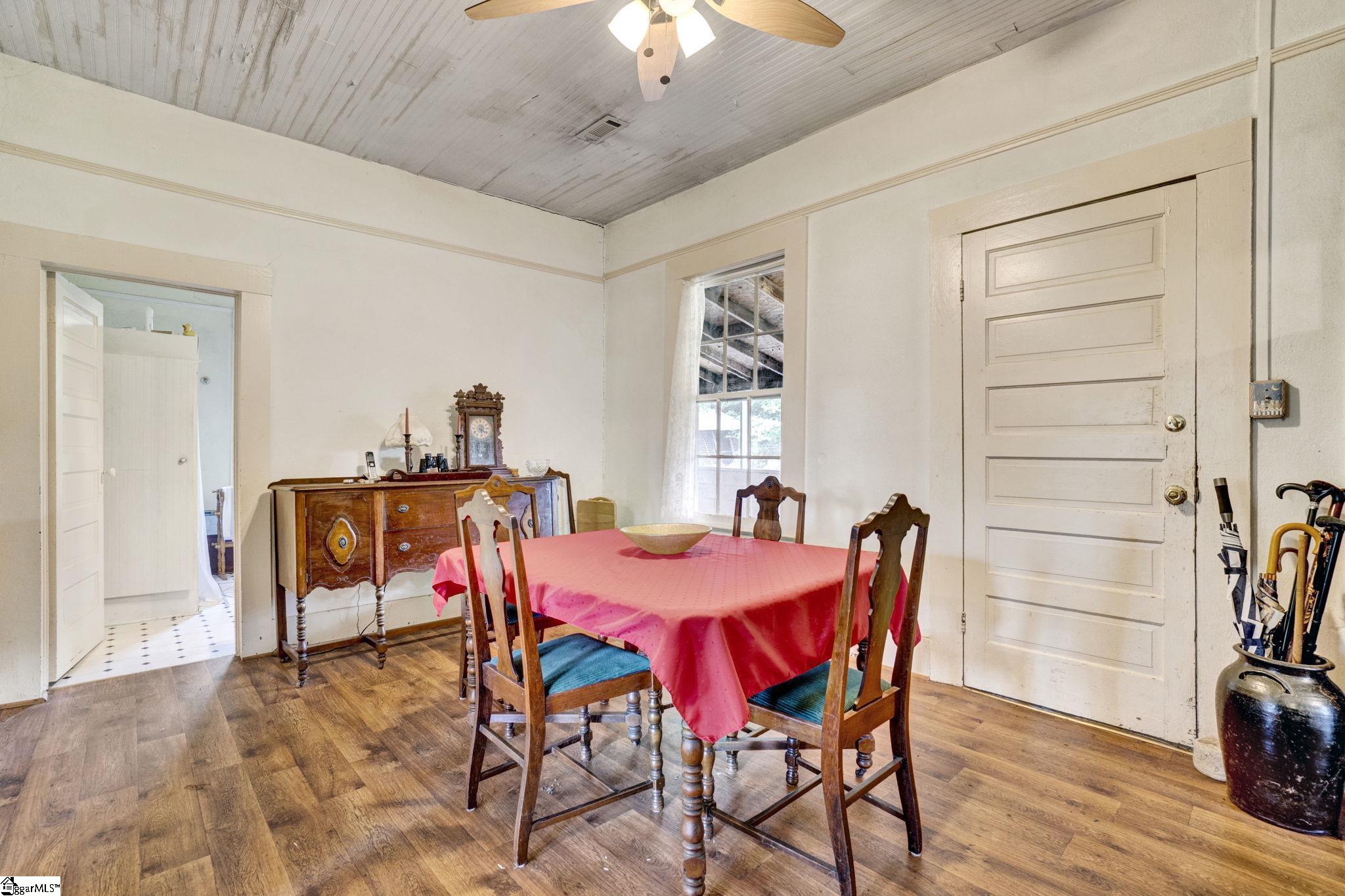 1189 Highway Laurens, SC 29360