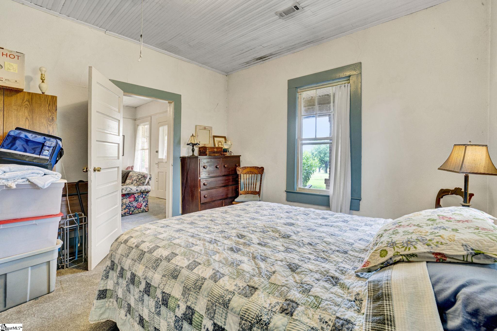 1189 Highway Laurens, SC 29360