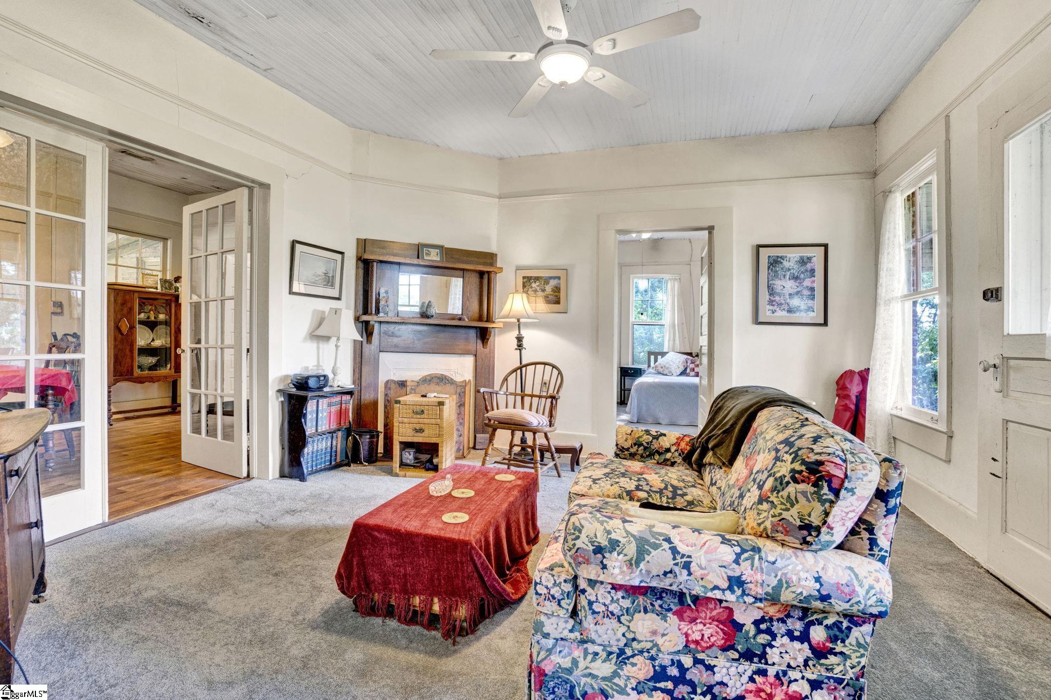 1189 Highway Laurens, SC 29360