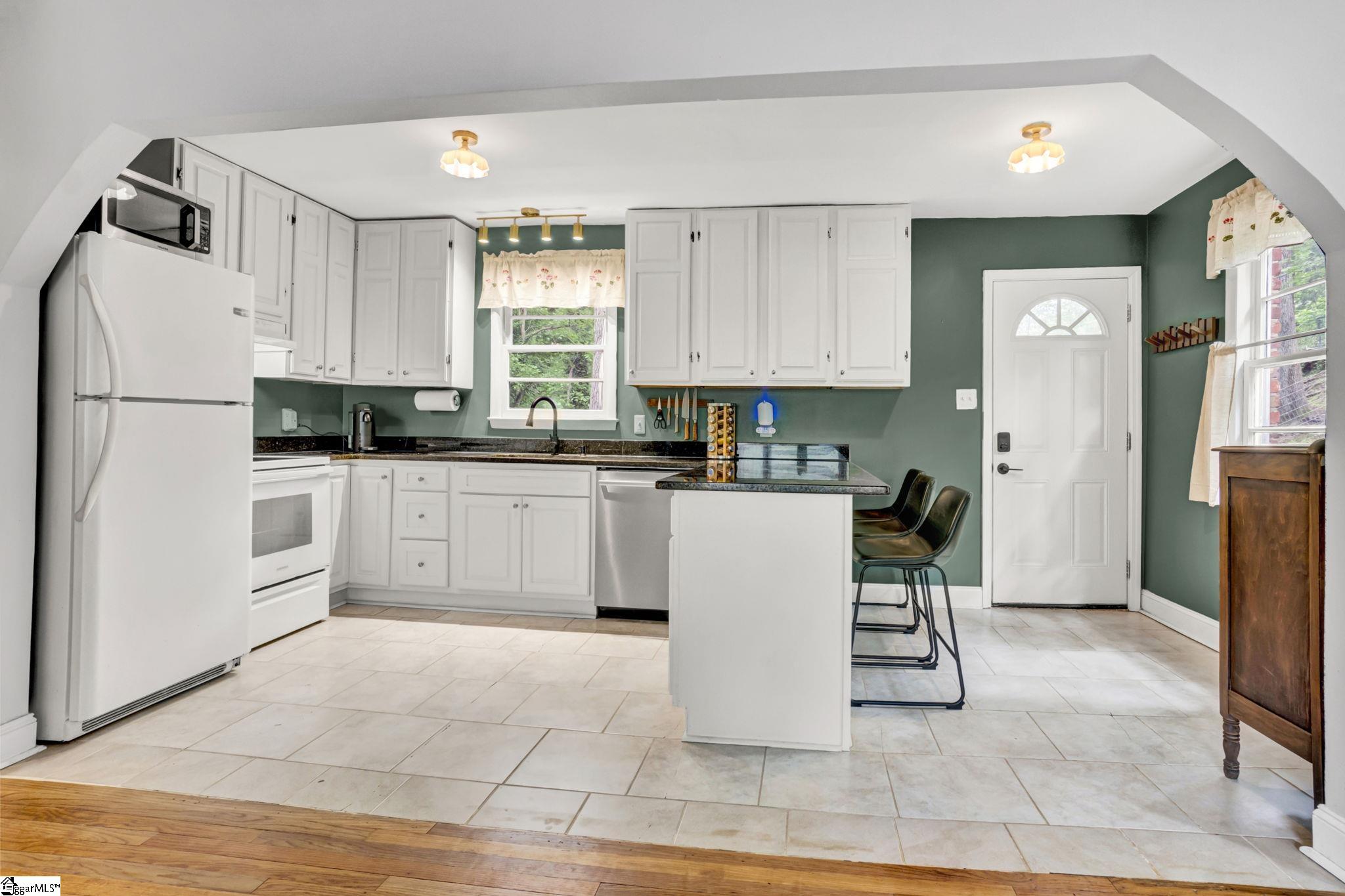 331 Amherst Drive Spartanburg, SC 29306-4262