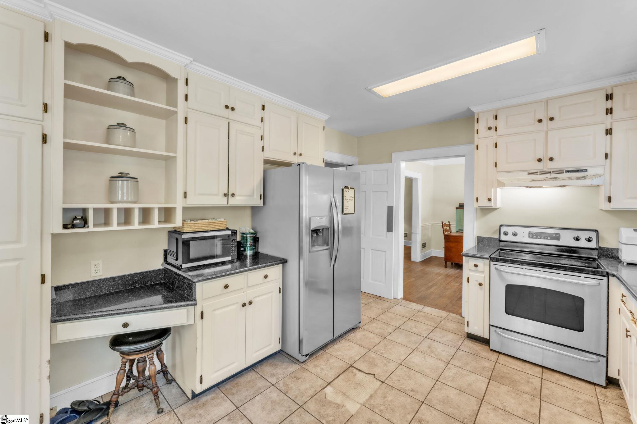 206 W Farley Avenue Laurens, SC 29360