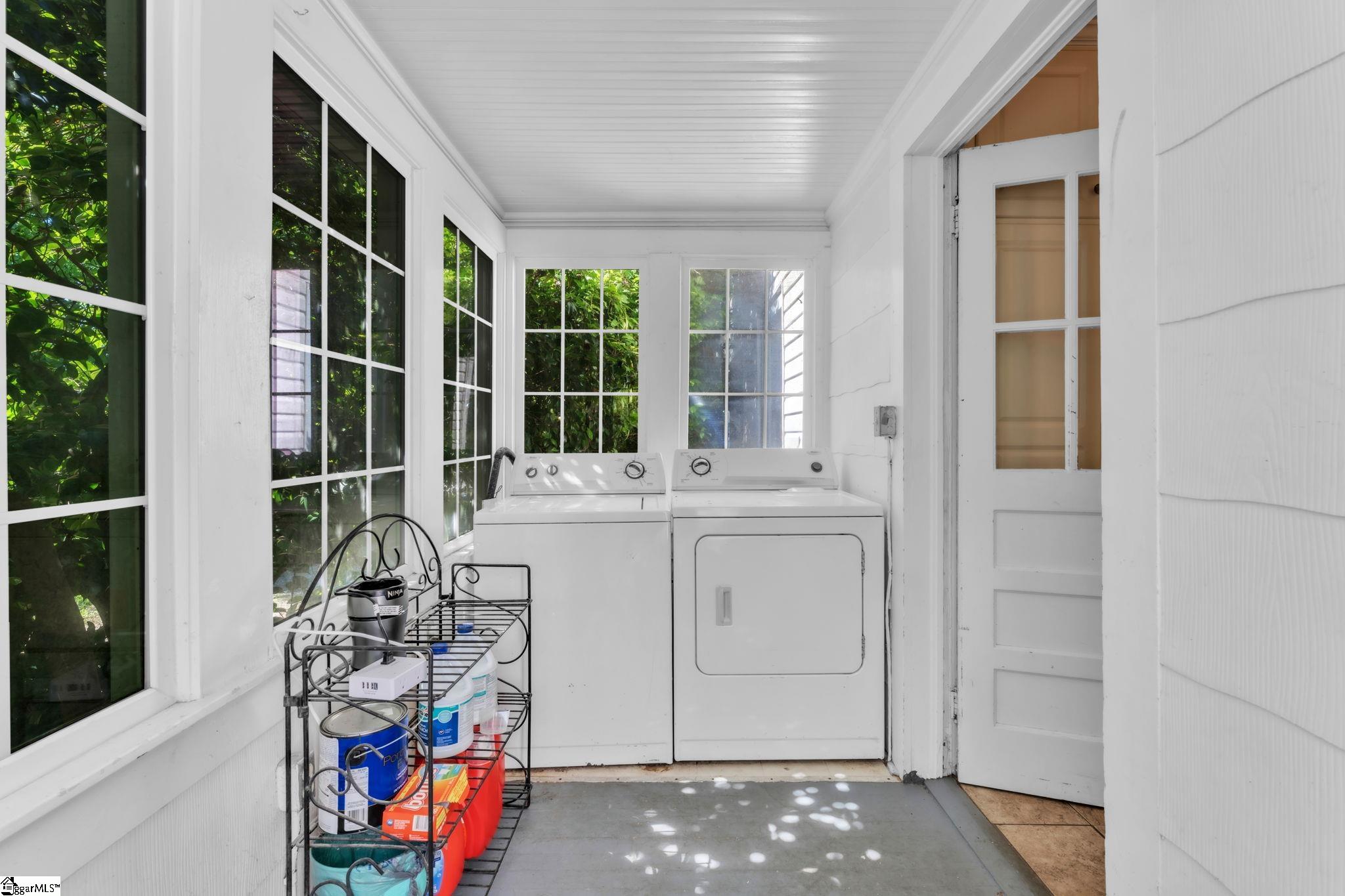 206 W Farley Avenue Laurens, SC 29360