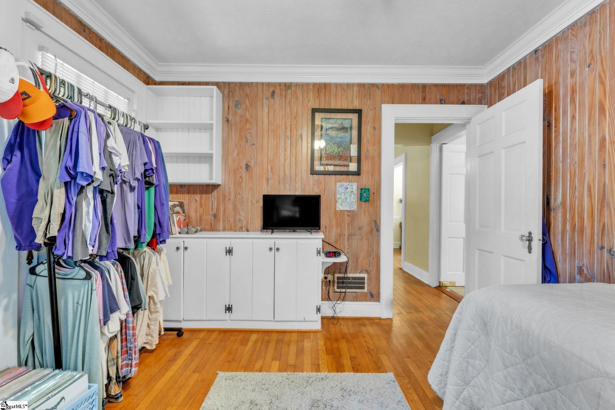 206 W Farley Avenue Laurens, SC 29360
