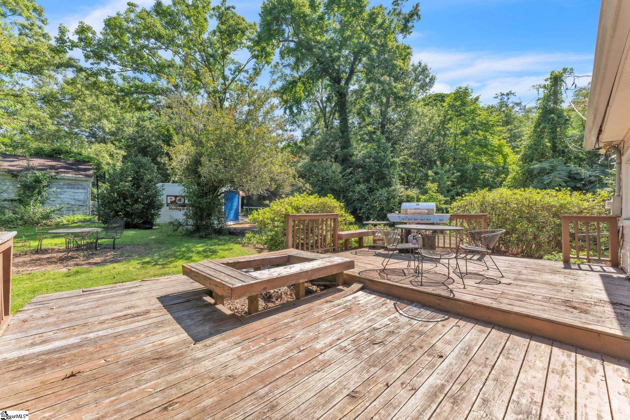 206 W Farley Avenue Laurens, SC 29360
