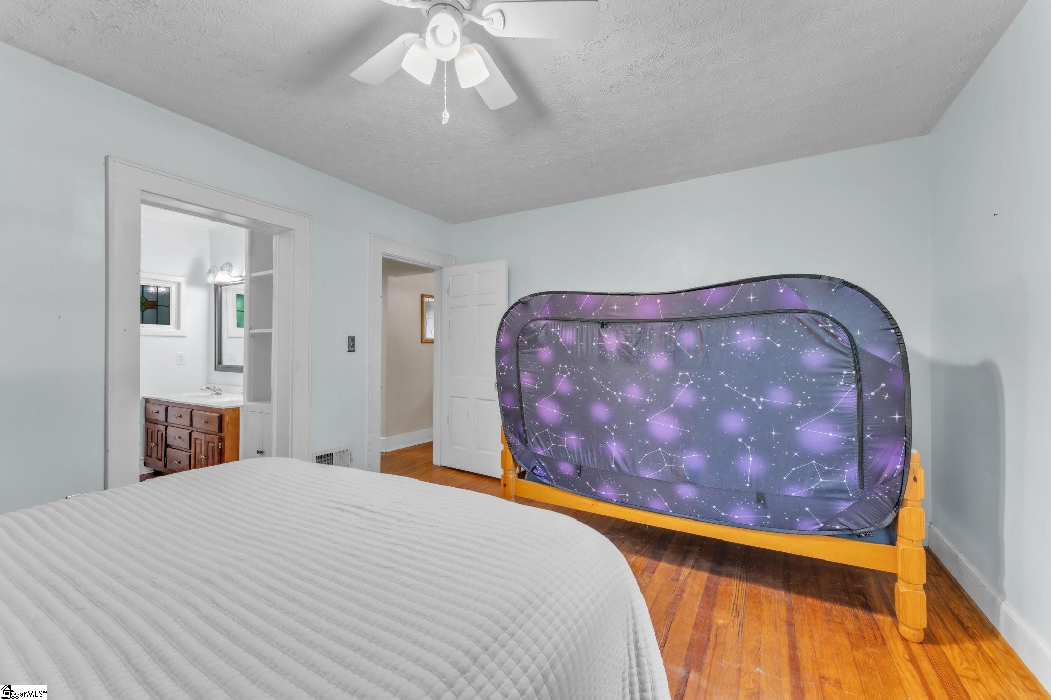 206 W Farley Avenue Laurens, SC 29360