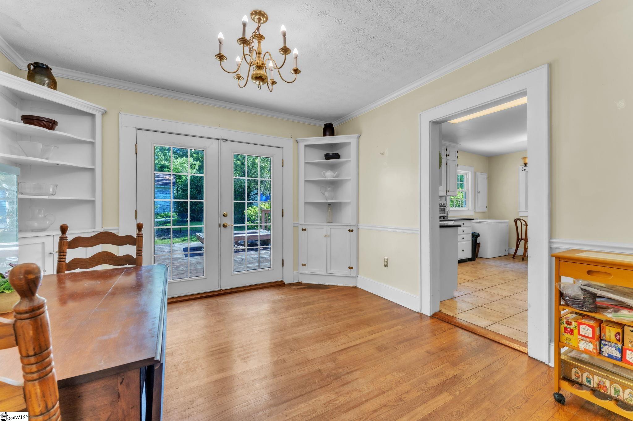 206 W Farley Avenue Laurens, SC 29360