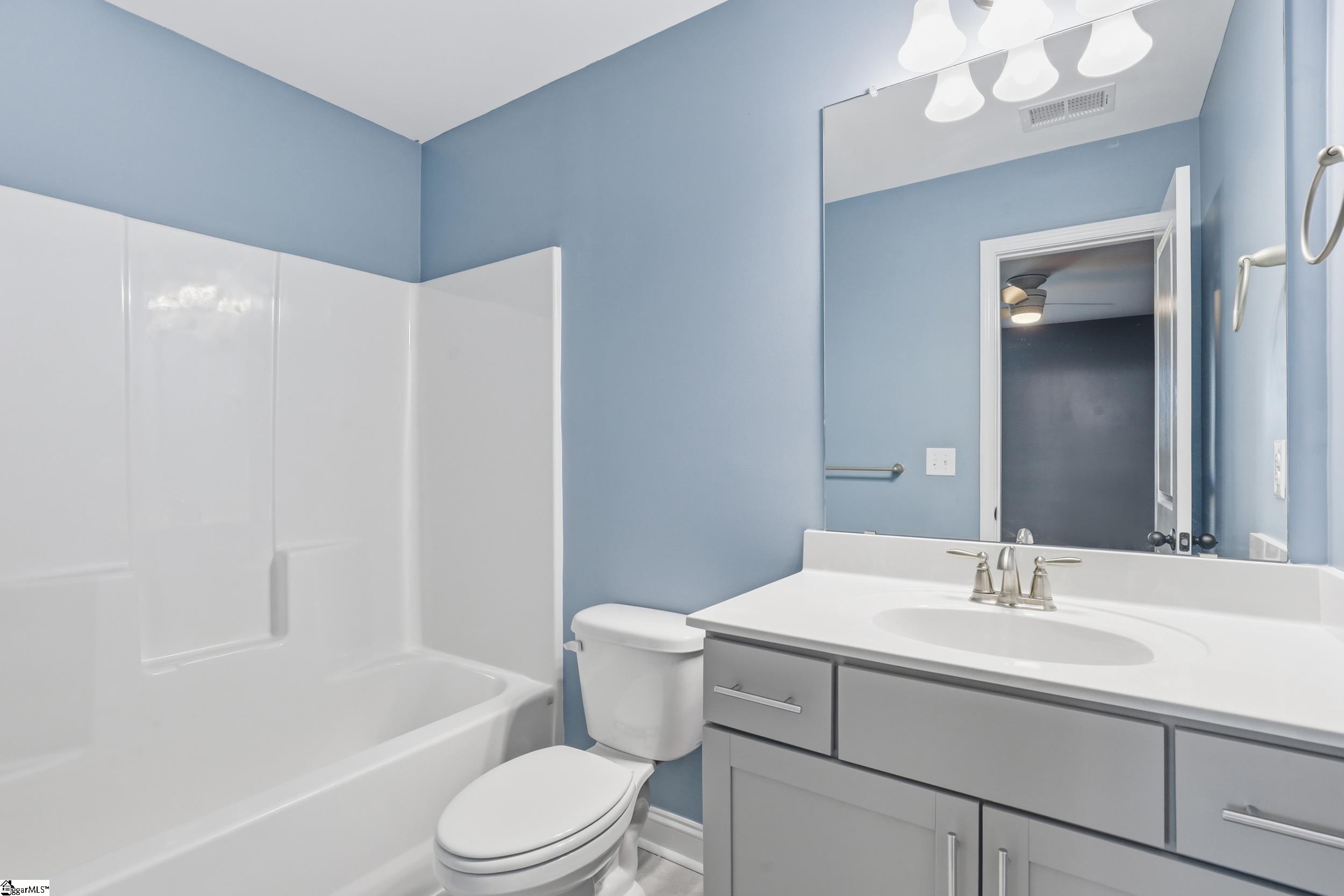 913 Ash Grove Way Boiling Springs, SC 29316