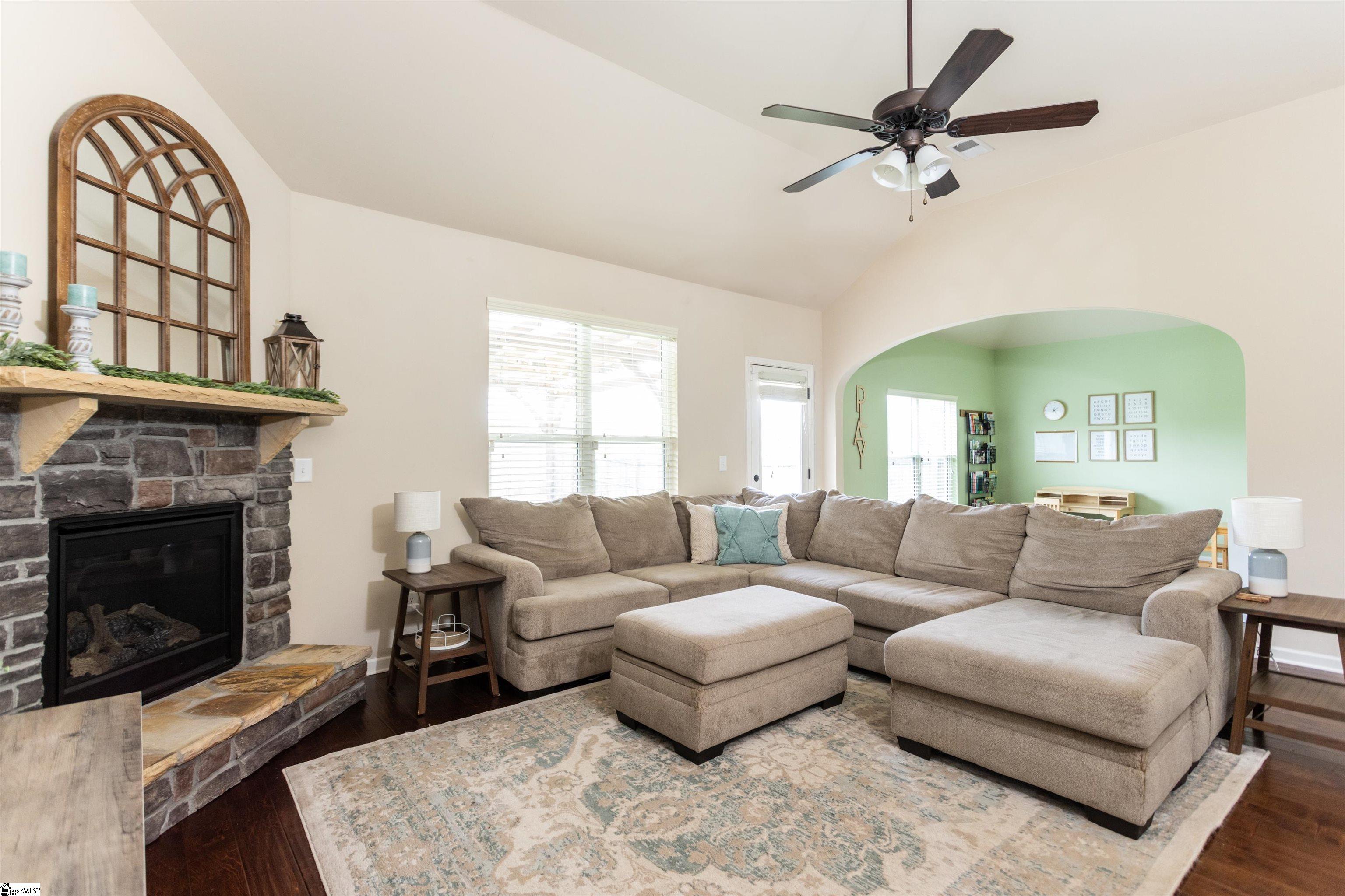 226 Lovelace Court Simpsonville, SC 29681