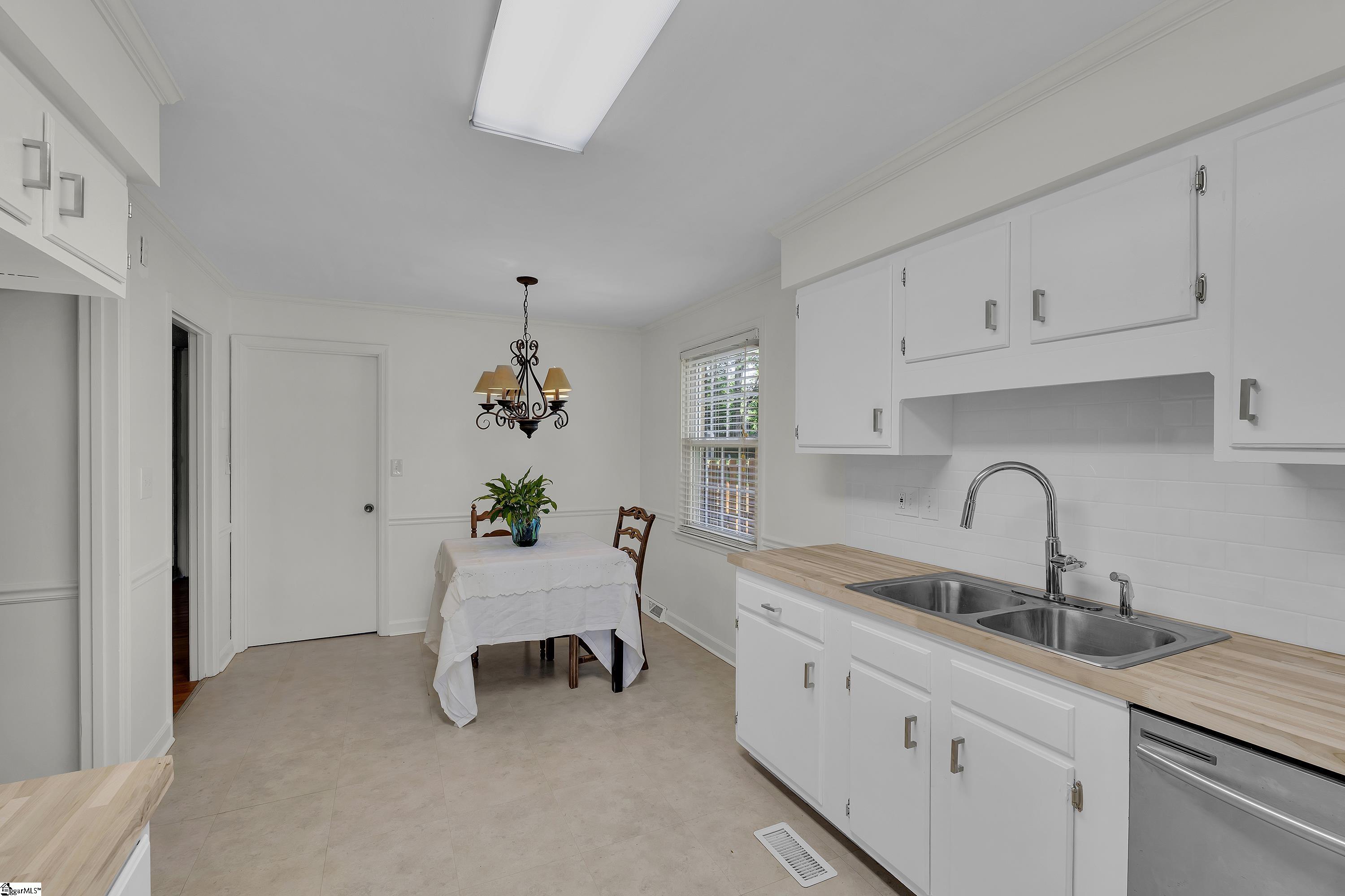 4954 Vineyard Lane Greenville, SC 29615