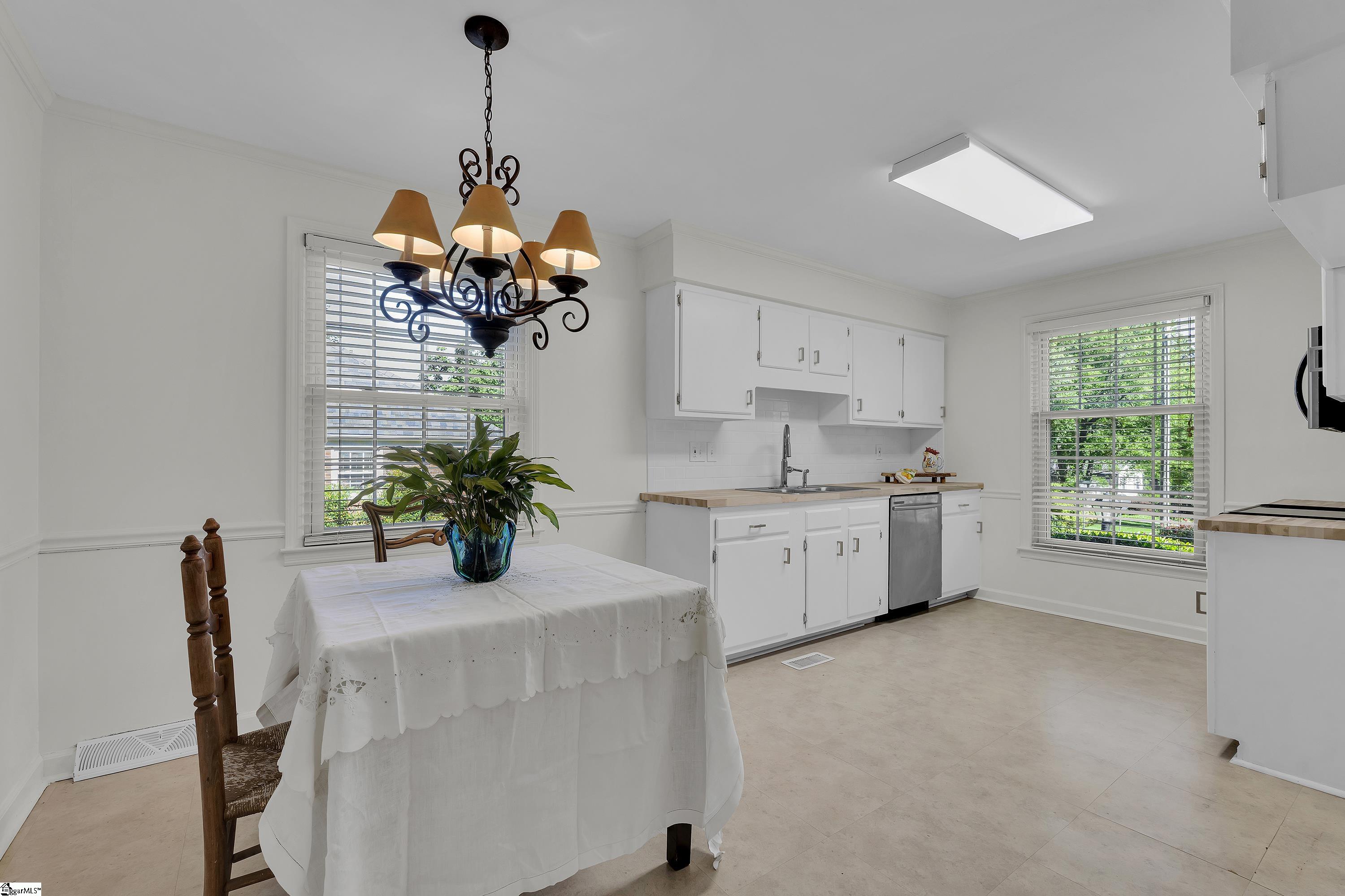 4954 Vineyard Lane Greenville, SC 29615