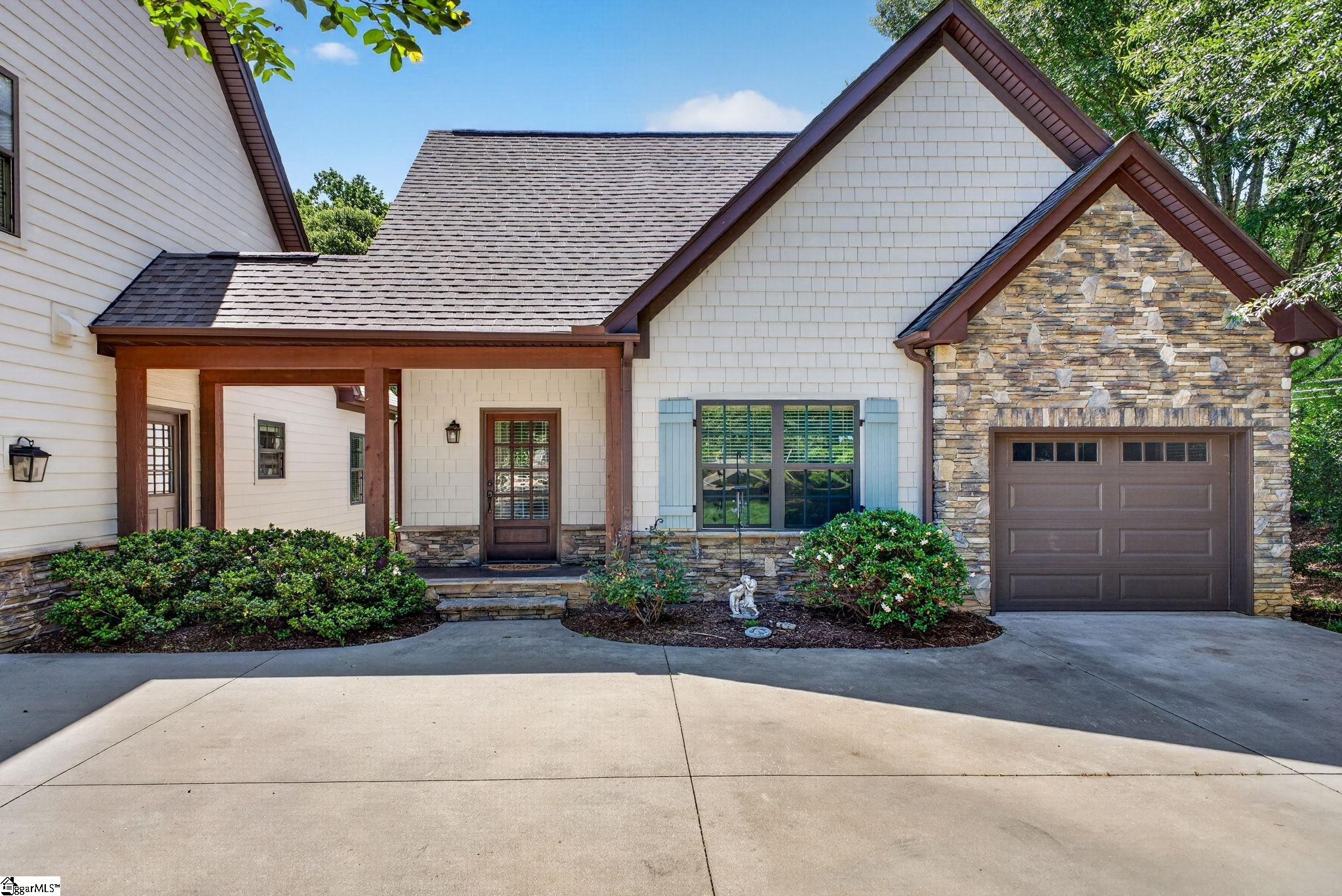2 Fox Hunt Lane Greer, SC 29651