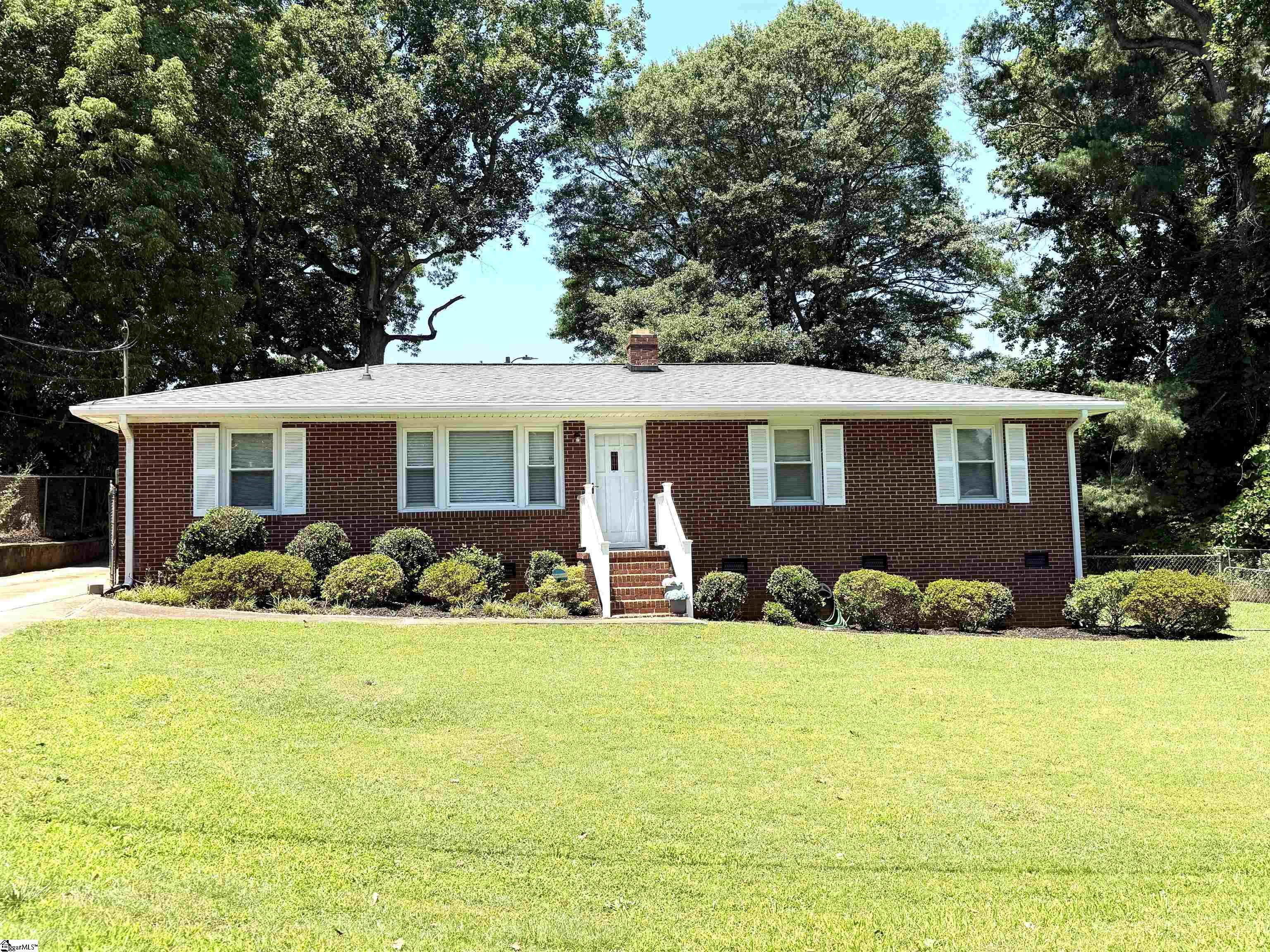 13 Lynhurst Drive, Greenville SC 29611,Greenville,Greenville,Residential