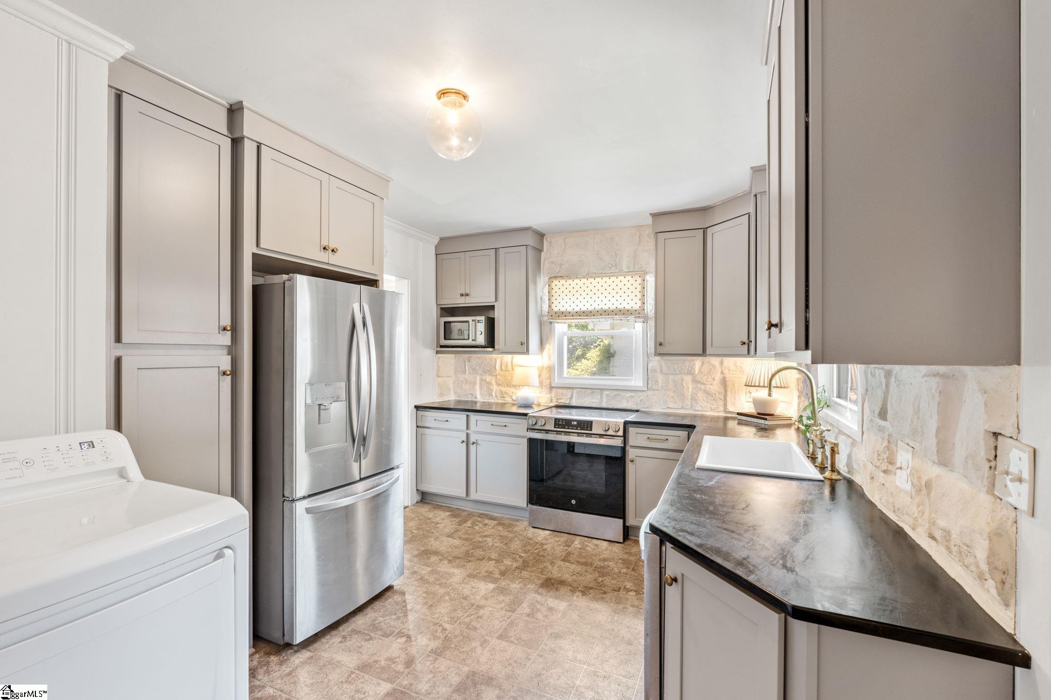 208 Willow Springs Drive Greenville, SC 29607
