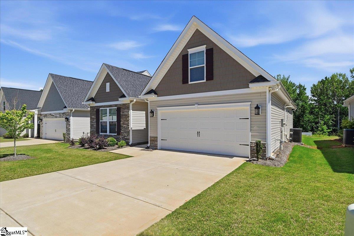 504 Clairbrook Court Greer, SC 29651