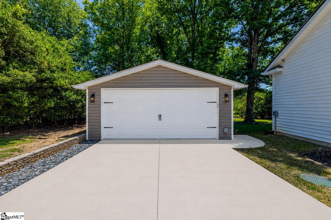136 Shadecrest Drive Mauldin, SC 29662