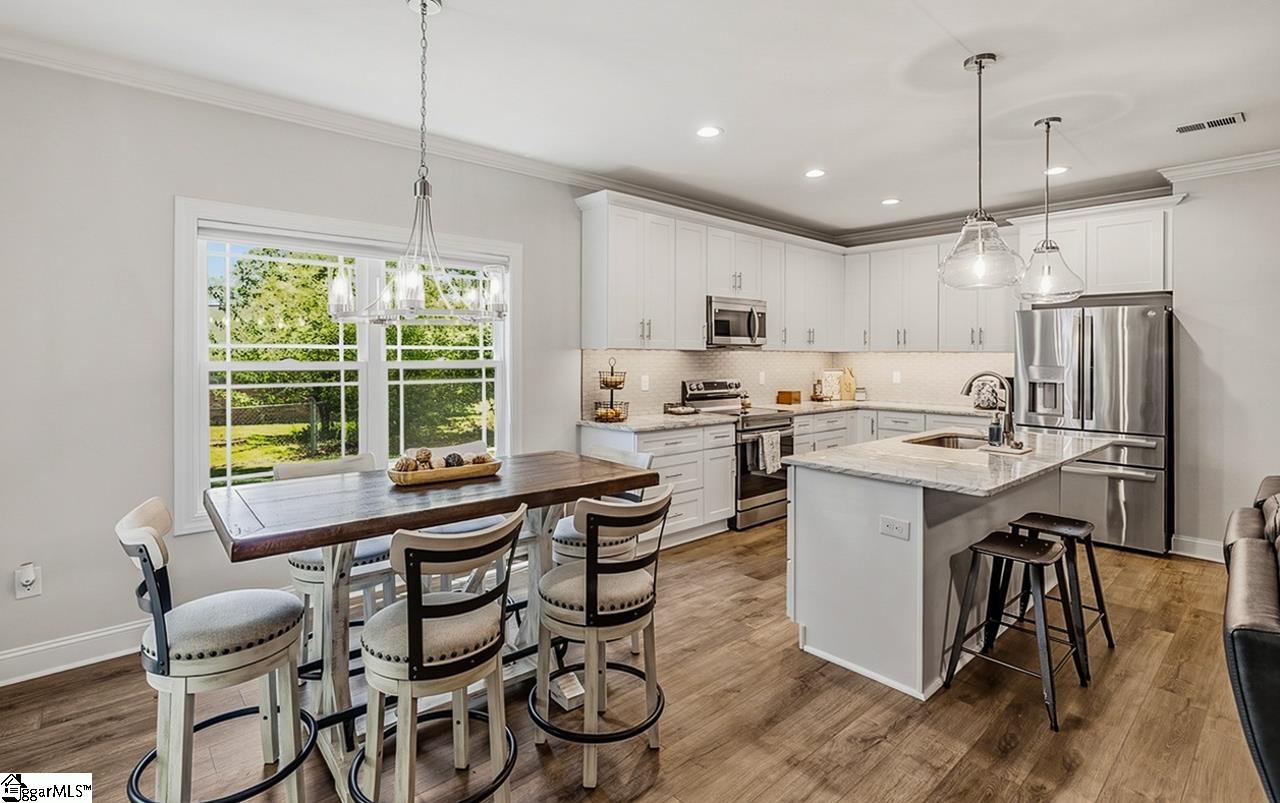 136 Shadecrest Drive Mauldin, SC 29662