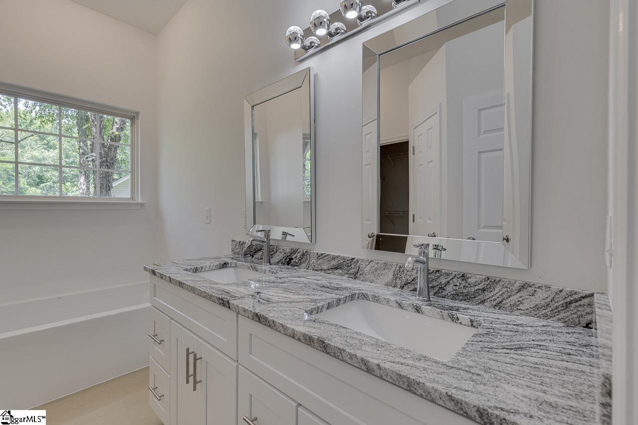 105 Poplar Springs Drive Mauldin, SC 29662