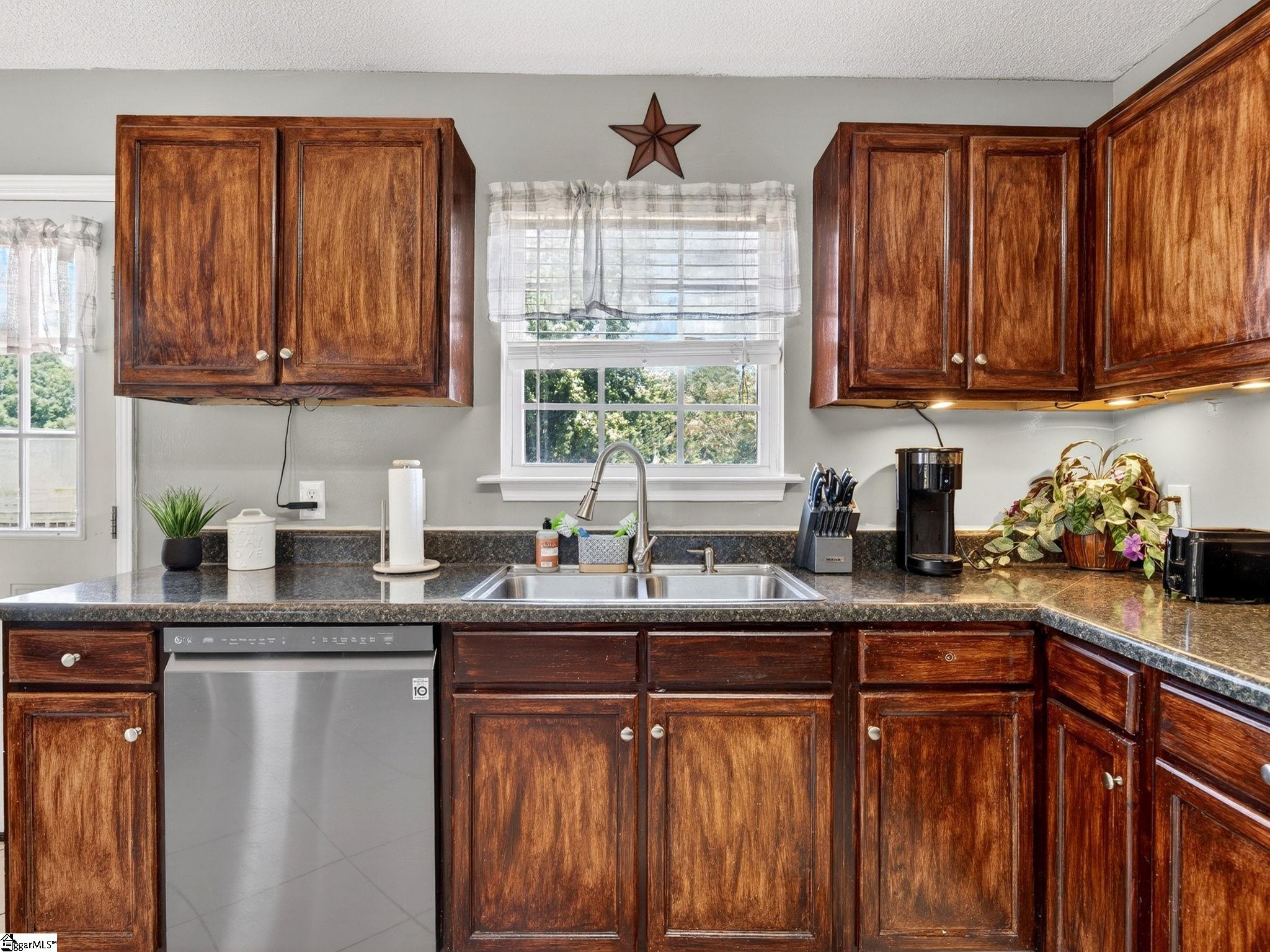 531 Plantation Creek Drive Boiling Springs, SC 29316