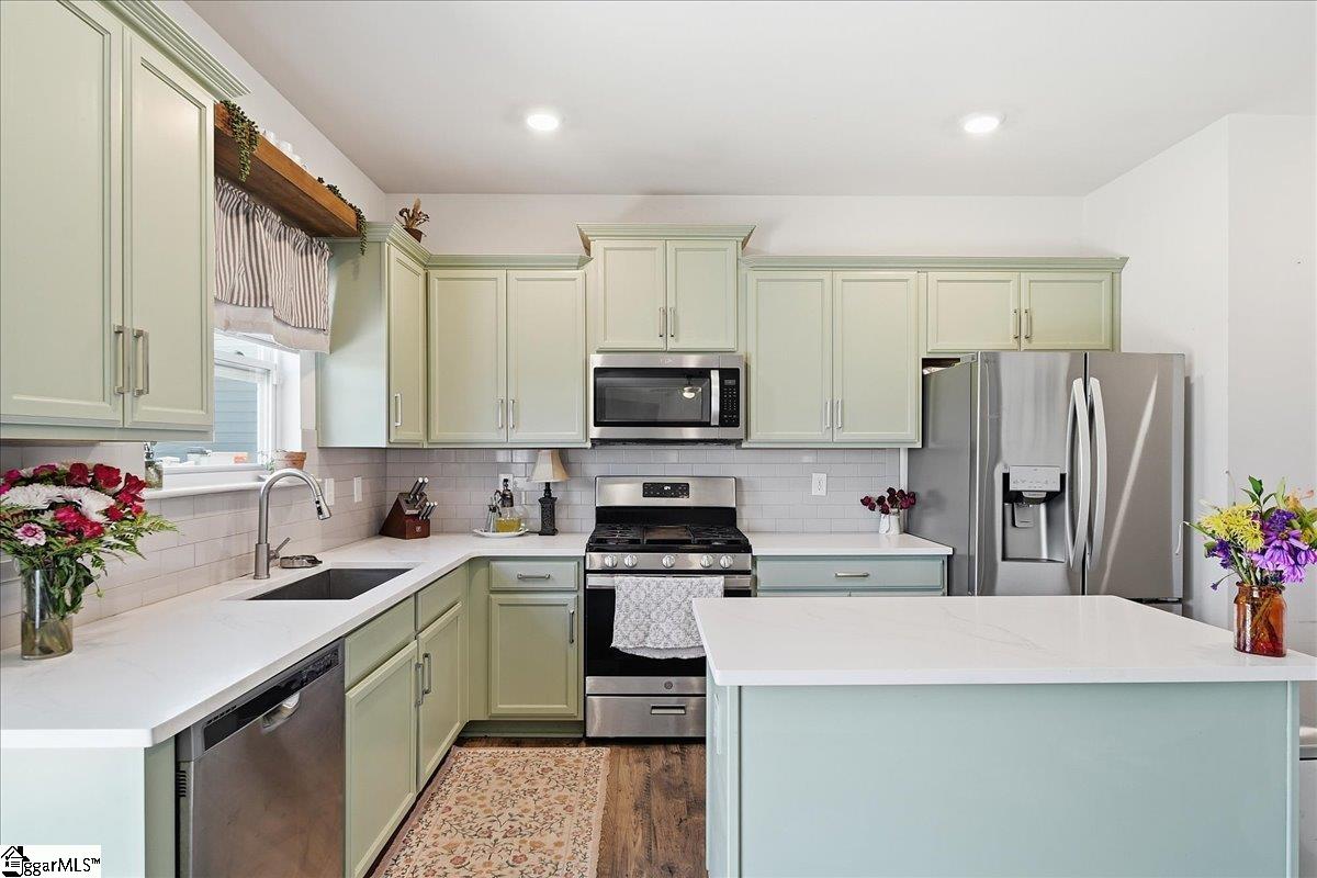 8 Garden Hill Road Simpsonville, SC 29680