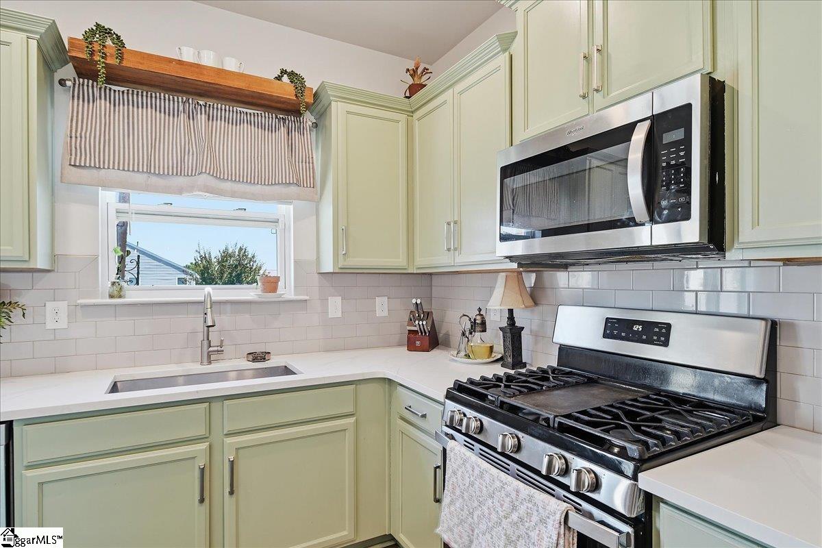 8 Garden Hill Road Simpsonville, SC 29680