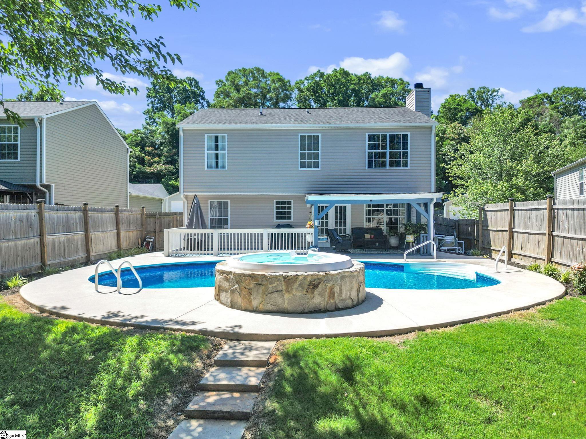 15 Willow Bend Drive Taylors, SC 29687