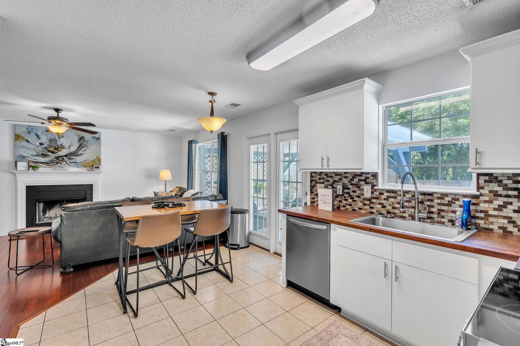 15 Willow Bend Drive Taylors, SC 29687